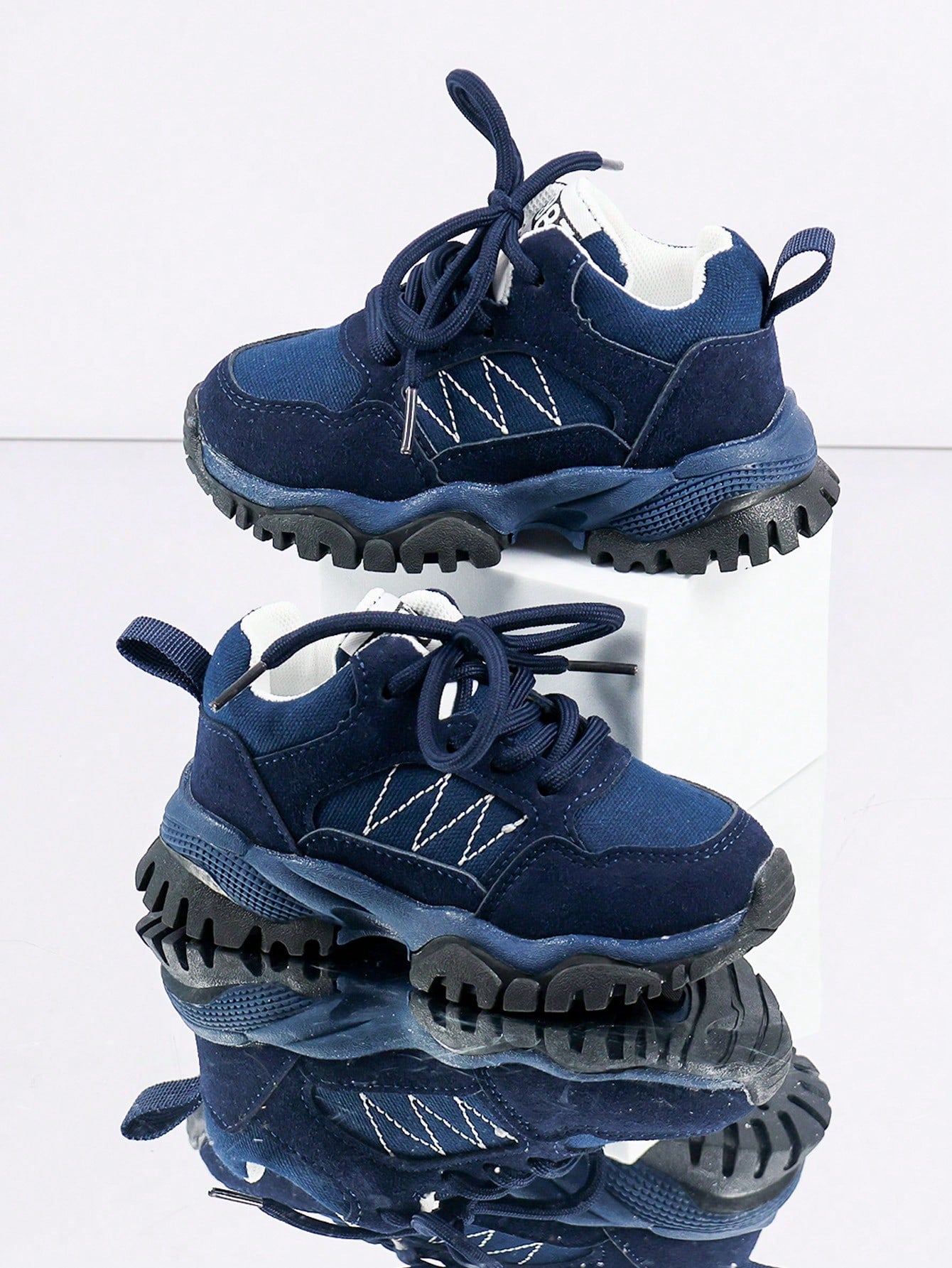 1 Pair Baby Sports Shoes Spring Autumn Fashion New Kids White Sneakers Soft Sole Anti-Slip Boys Casual Skate Shoes Infant Breathable Shoes Soft Upper Breathable Sports Shoes, Suitable For Boys And Gir