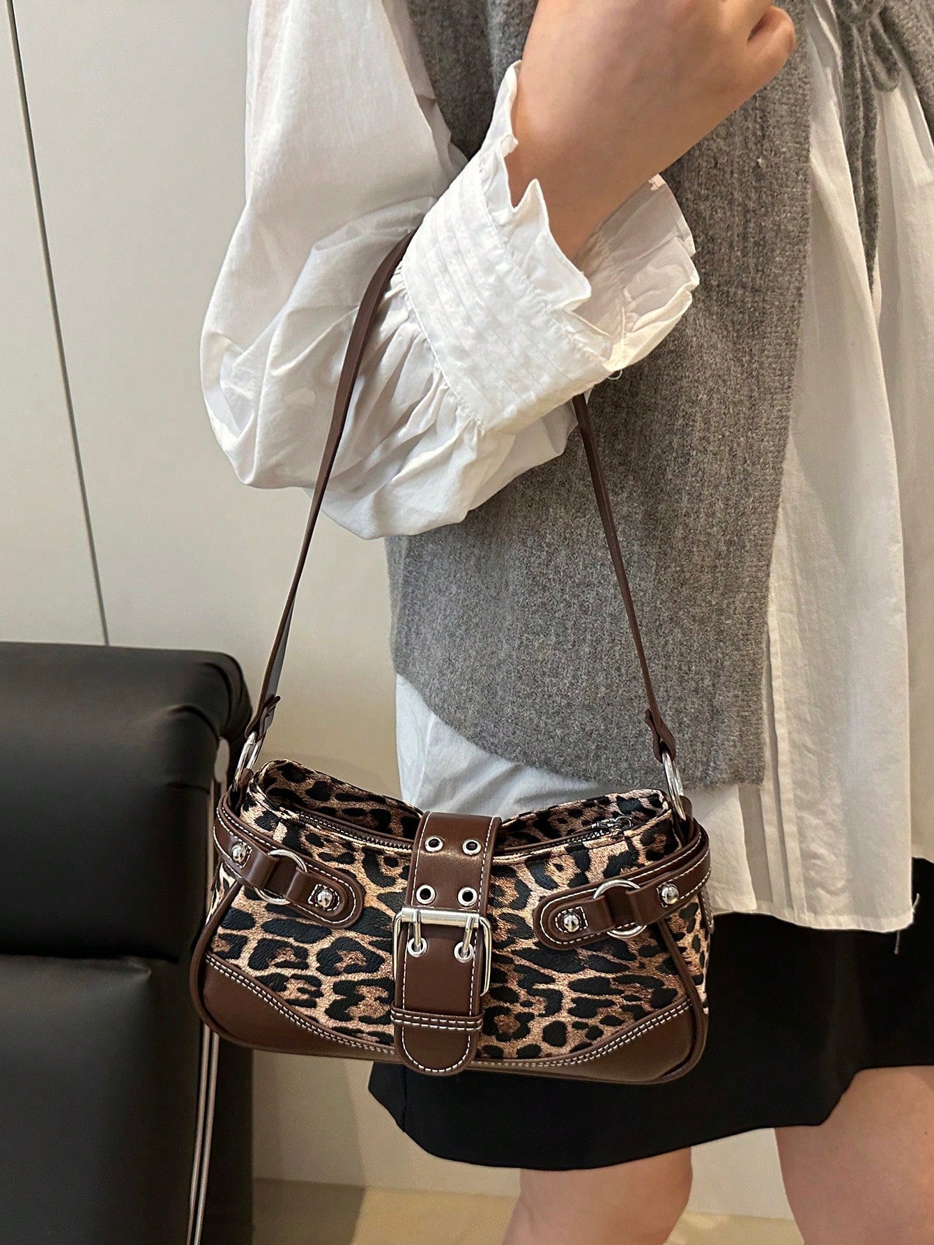New Fashion Buckle Leopard Print Handheld Shoulder Bag, Suitable For Parties, Gatherings, Outings, Vacations, Shopping And Daily Use, Can Store Coins, Phones, Also As A Work Bag For White-Collar, Coll