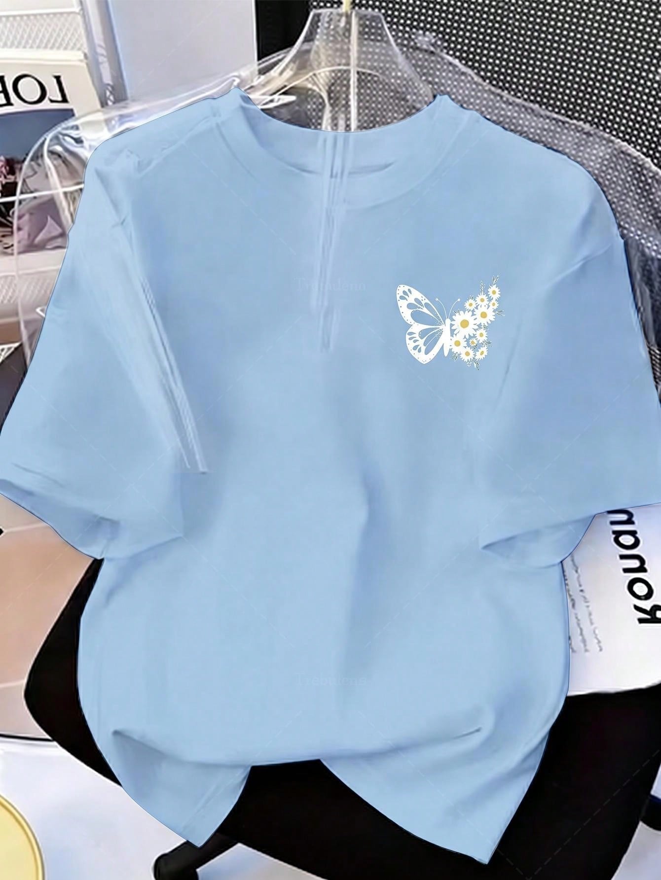 Summer Outfits For Women, Women Plus Size,Summer Top,Plus-Size Women's Light Blue Butterfly Daisy T-Shirt- Short-Sleeved, Round-Neck Casual Top