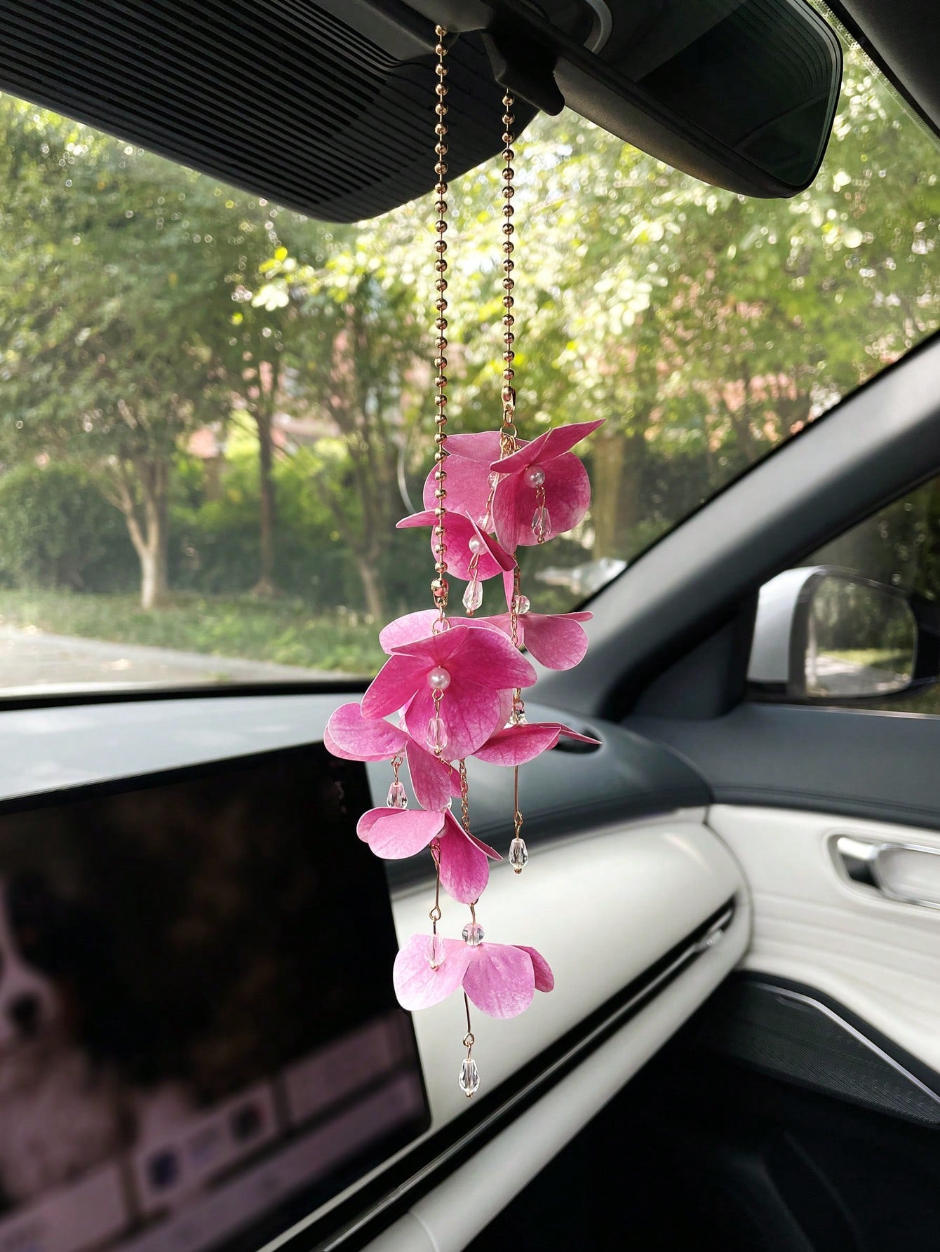 Tassel Flower Car Hanging Ornament Creative Petal Water Drop Pendant Car Interior Decoration, Car Rearview Mirror Hanging Decor, Car Interior Accessories, Women's Car Decoration, Perfect Gift For Wome