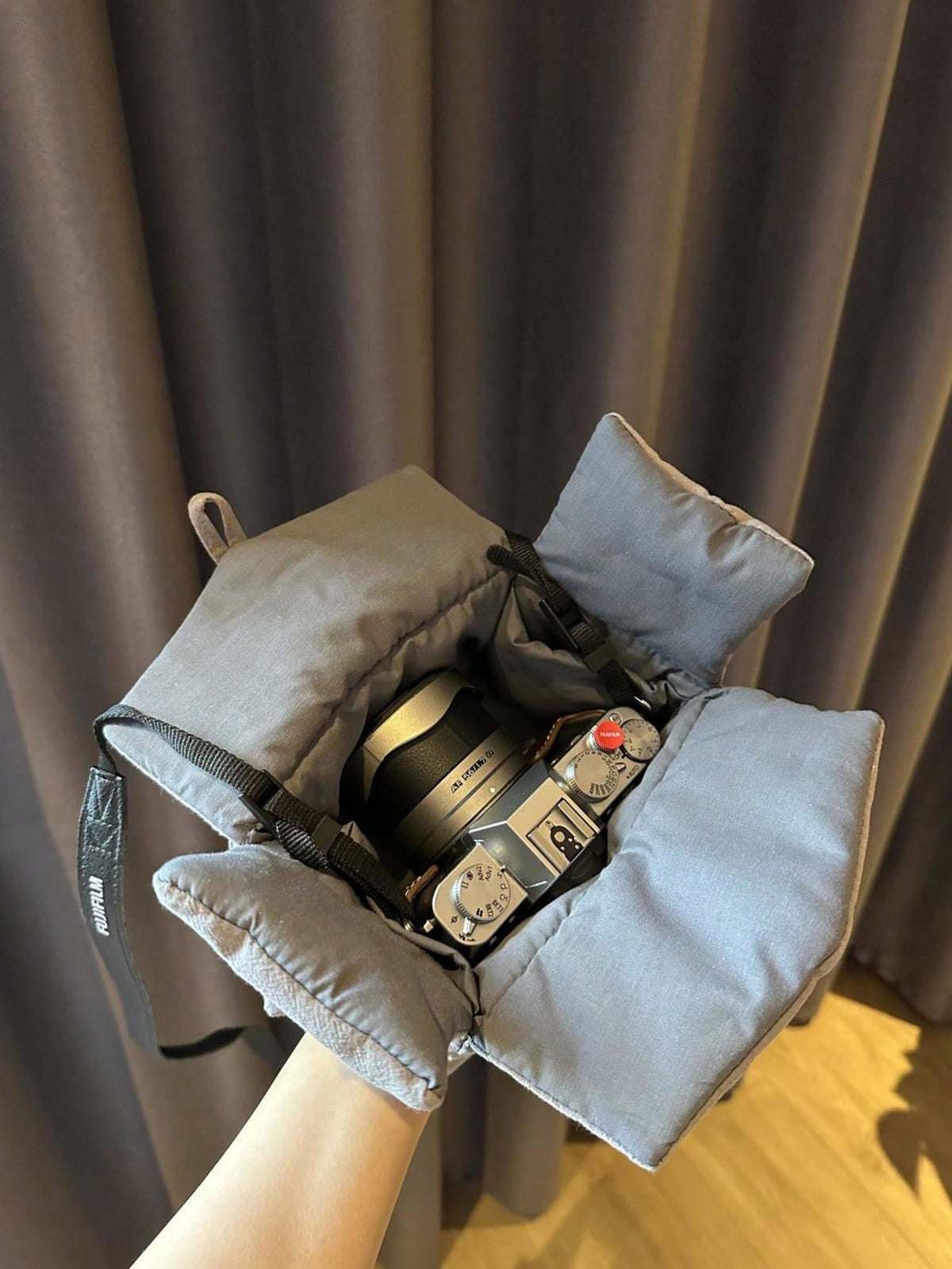 XD Fashionable Women's Grey Canvas Camera Bag- Lightweight Portable Square Handbag With Secure Buckle, Detachable Shoulder Strap And Padded Camera Protection Compartment, Photographer Camera Bag
