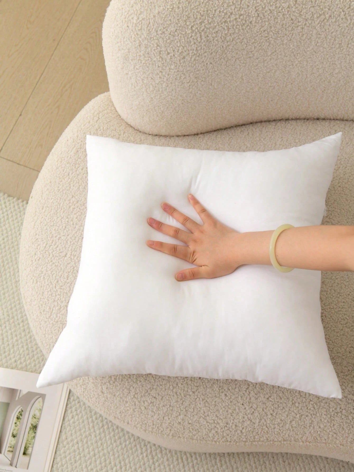 1/2/4-Pack White Square Pillow Inserts – High-End Decorative Sofa Cushions, Soft Polyester Fabric With Velvet Texture, Compatible With Various Pillowcase Types, Machine Washable And Hypoallergenic, Mo