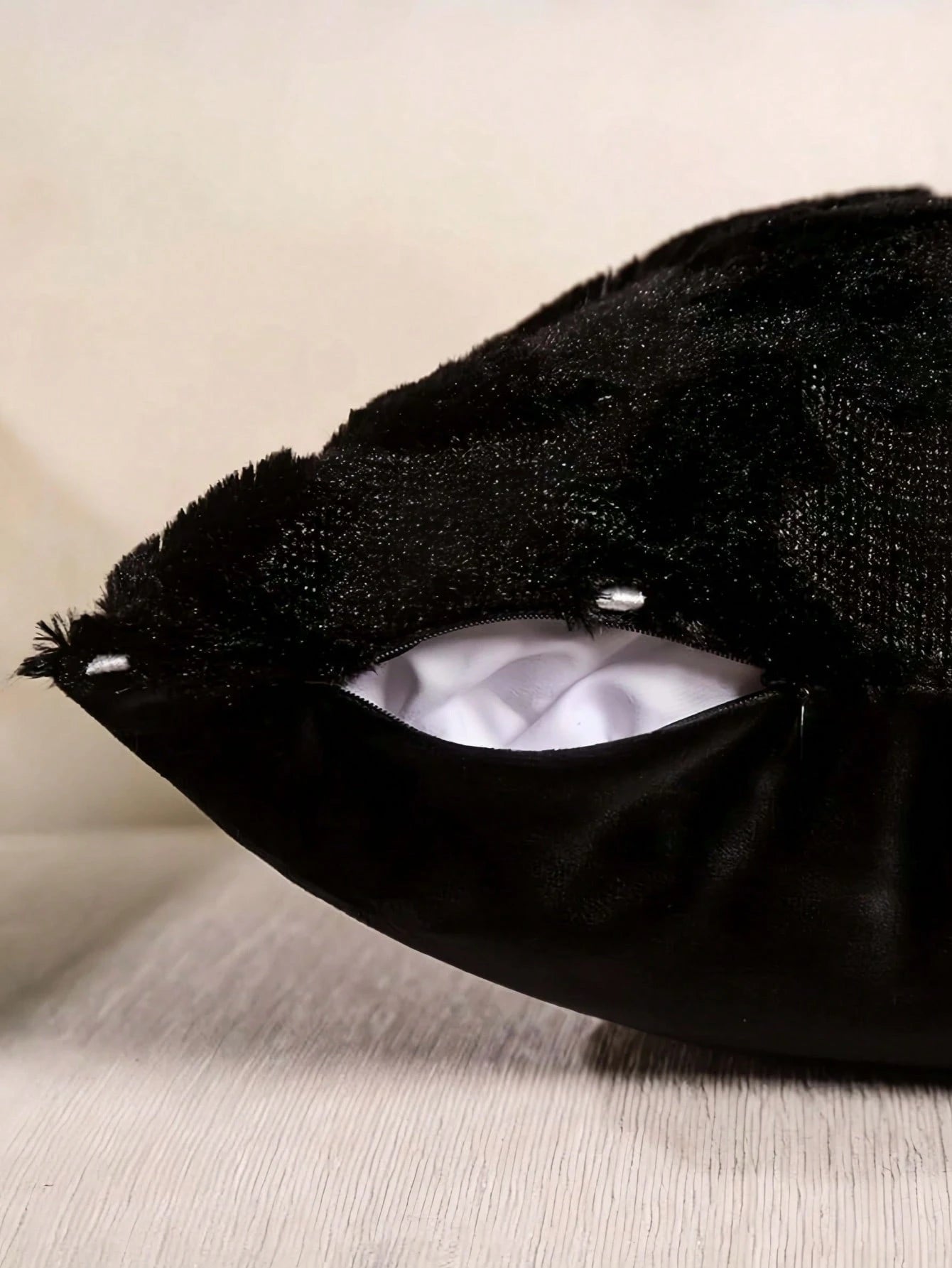 1/2pcs 3D Plush Bat Pillow Case, Gothic Dark Halloween Witch Theme Decorative Cushion Cover, 18" X 18", Suitable For Living Room Sofa Bedroom Halloween Decoration, Pillow Insert Not Included