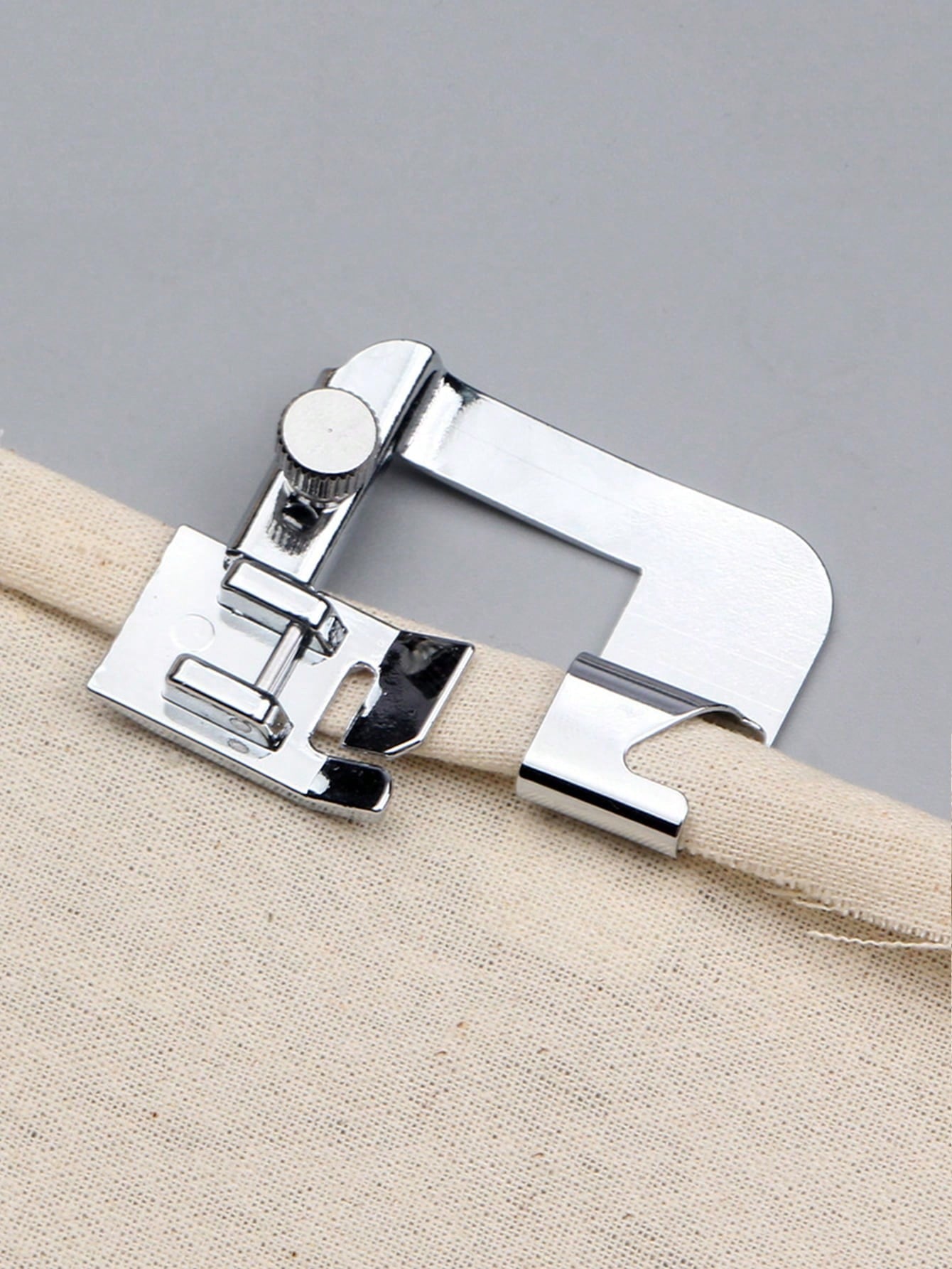 1/2Pcs Iron Alloy Rolled Hem Presser Foot, Adjustable Hemmer Foot Attachment For Most Household Sewing Machines, Universal Sewing Foot Accessories, Essential Sewing Supplies For DIY Craft Lovers, Fabr