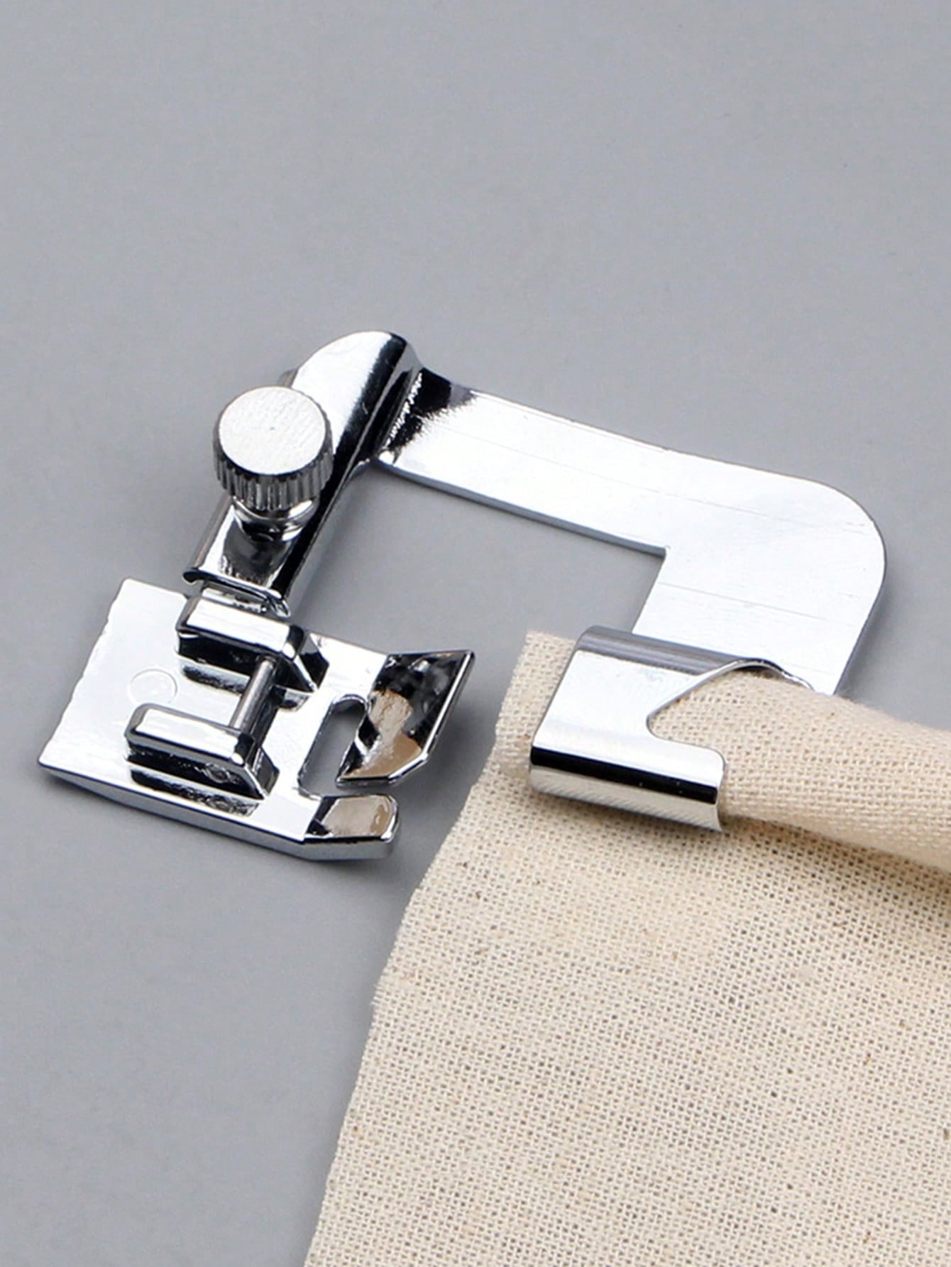 1/2Pcs Iron Alloy Rolled Hem Presser Foot, Adjustable Hemmer Foot Attachment For Most Household Sewing Machines, Universal Sewing Foot Accessories, Essential Sewing Supplies For DIY Craft Lovers, Fabr