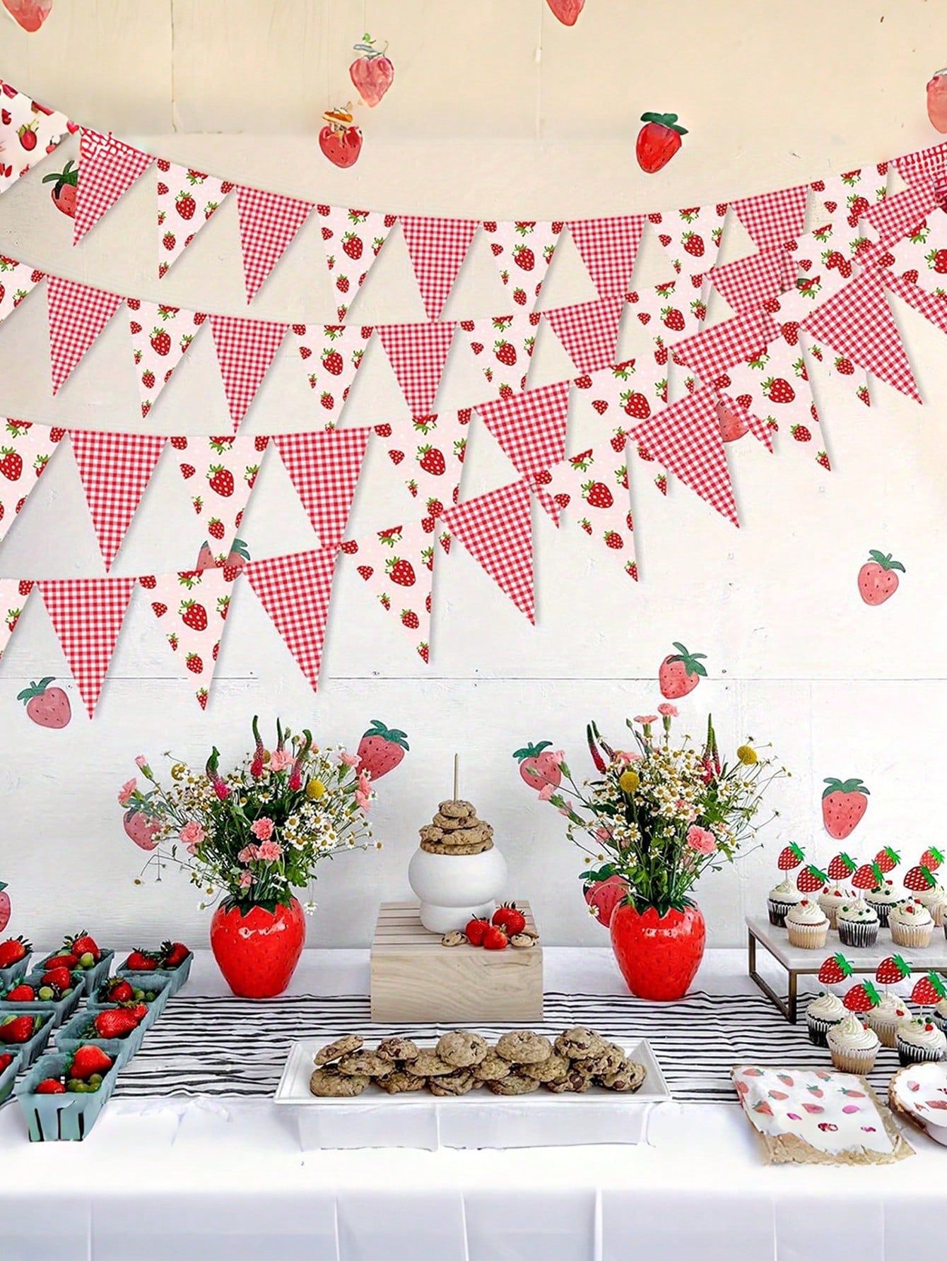 1/4pcs Strawberry Banners- Single-Sided Plaid Strawberry Decorative String Flag Birthday Hanging Flag Strawberry Triangle Flags For Party Decor