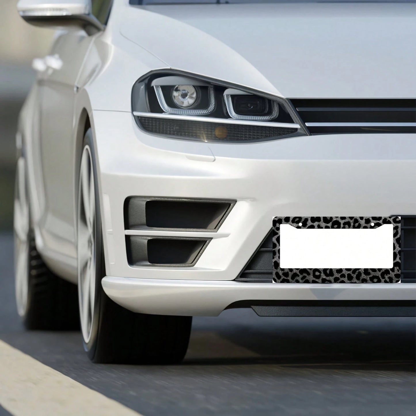 1 Leopard Print Car License Plate Frame, Aluminum License Plate Decorative Cover.This License Plate Holder Is Rust-Proof, Drop-Resistant, Weather-Resistant, And Suitable For Standard American Vehicles