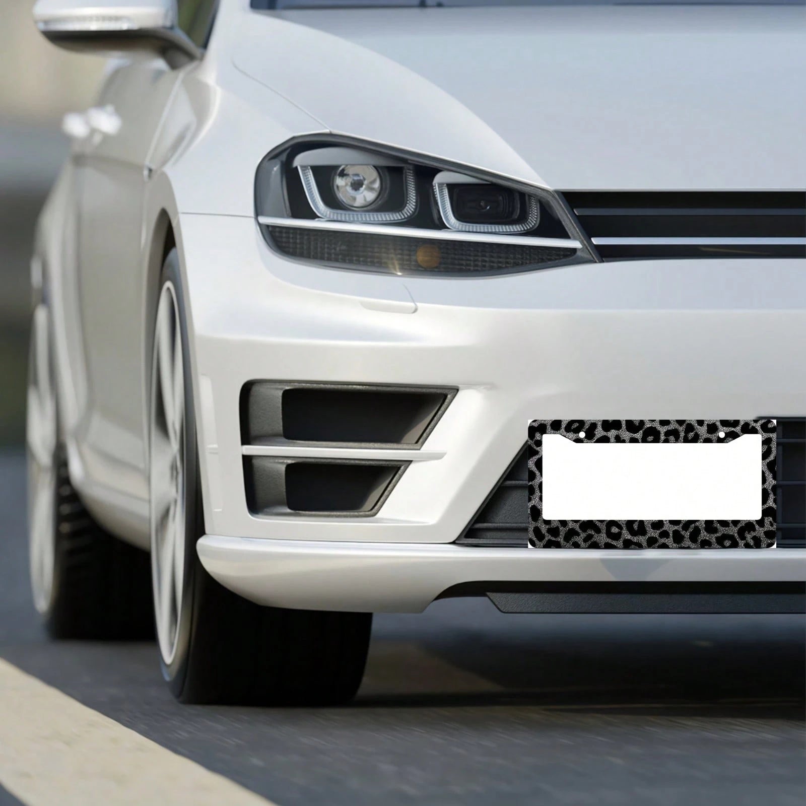 1 Leopard Print Car License Plate Frame, Aluminum License Plate Decorative Cover.This License Plate Holder Is Rust-Proof, Drop-Resistant, Weather-Resistant, And Suitable For Standard American Vehicles