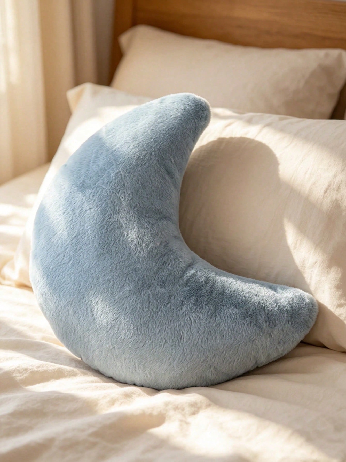 1 Moon-Shaped Decorative Pillow, Soft Faux Rabbit Fur Material, Suitable For Bed And Sofa, Moon-Shaped Plush Rug, Suitable For Living Room, Bedroom, Outdoor, Fall Thanksgiving Halloween Gifts Room Dec