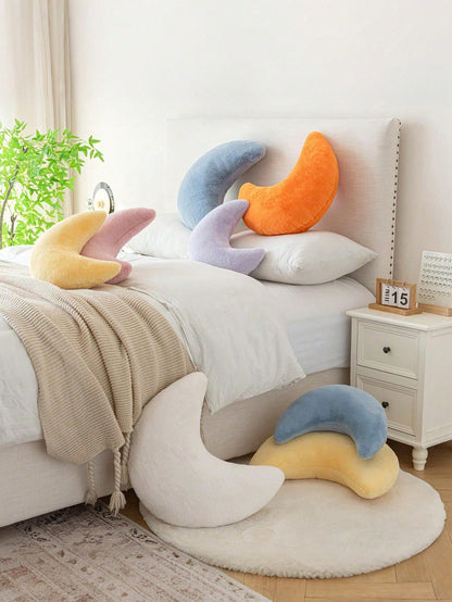 1 Moon-Shaped Decorative Pillow, Soft Faux Rabbit Fur Material, Suitable For Bed And Sofa, Moon-Shaped Plush Rug, Suitable For Living Room, Bedroom, Outdoor, Fall Thanksgiving Halloween Gifts Room Dec