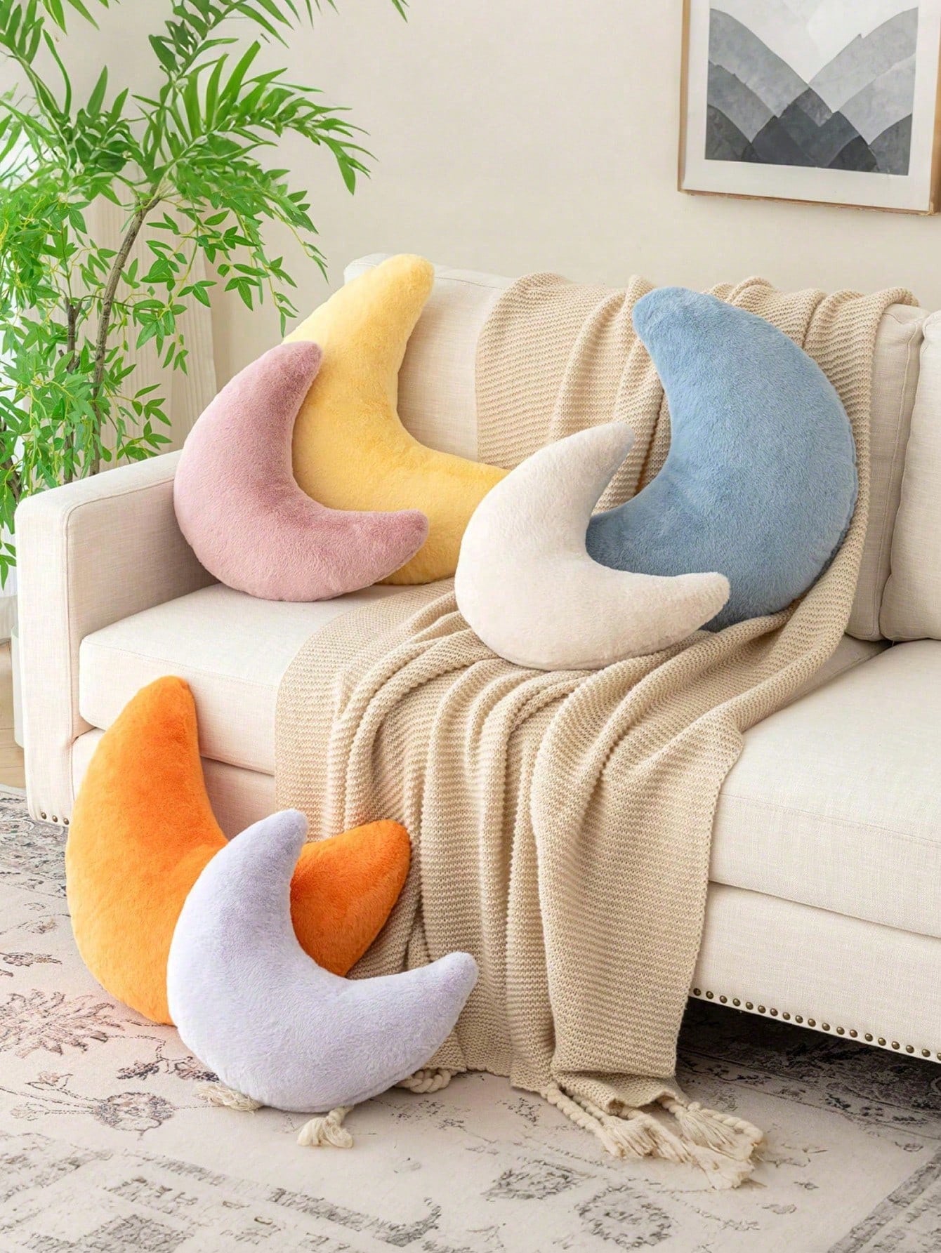 1 Moon-Shaped Decorative Throw Pillow, Made Of Soft Faux Fur Material, Suitable For Bed, Sofa, Moon-Shaped Cushion, Plush Floor Pillow, Suitable For Sofa, Bedroom, Living Room, Outdoor, Bedroom Decor