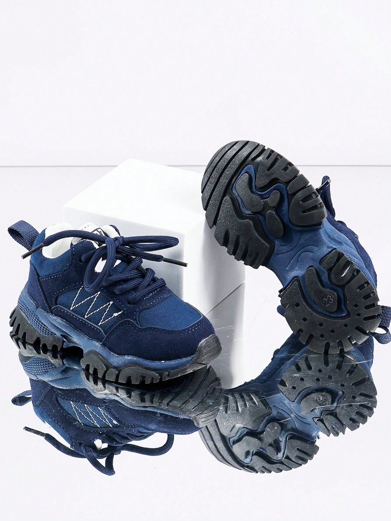 1 Pair Baby Sports Shoes Spring Autumn Fashion New Kids White Sneakers Soft Sole Anti-Slip Boys Casual Skate Shoes Infant Breathable Shoes Soft Upper Breathable Sports Shoes, Suitable For Boys And Gir
