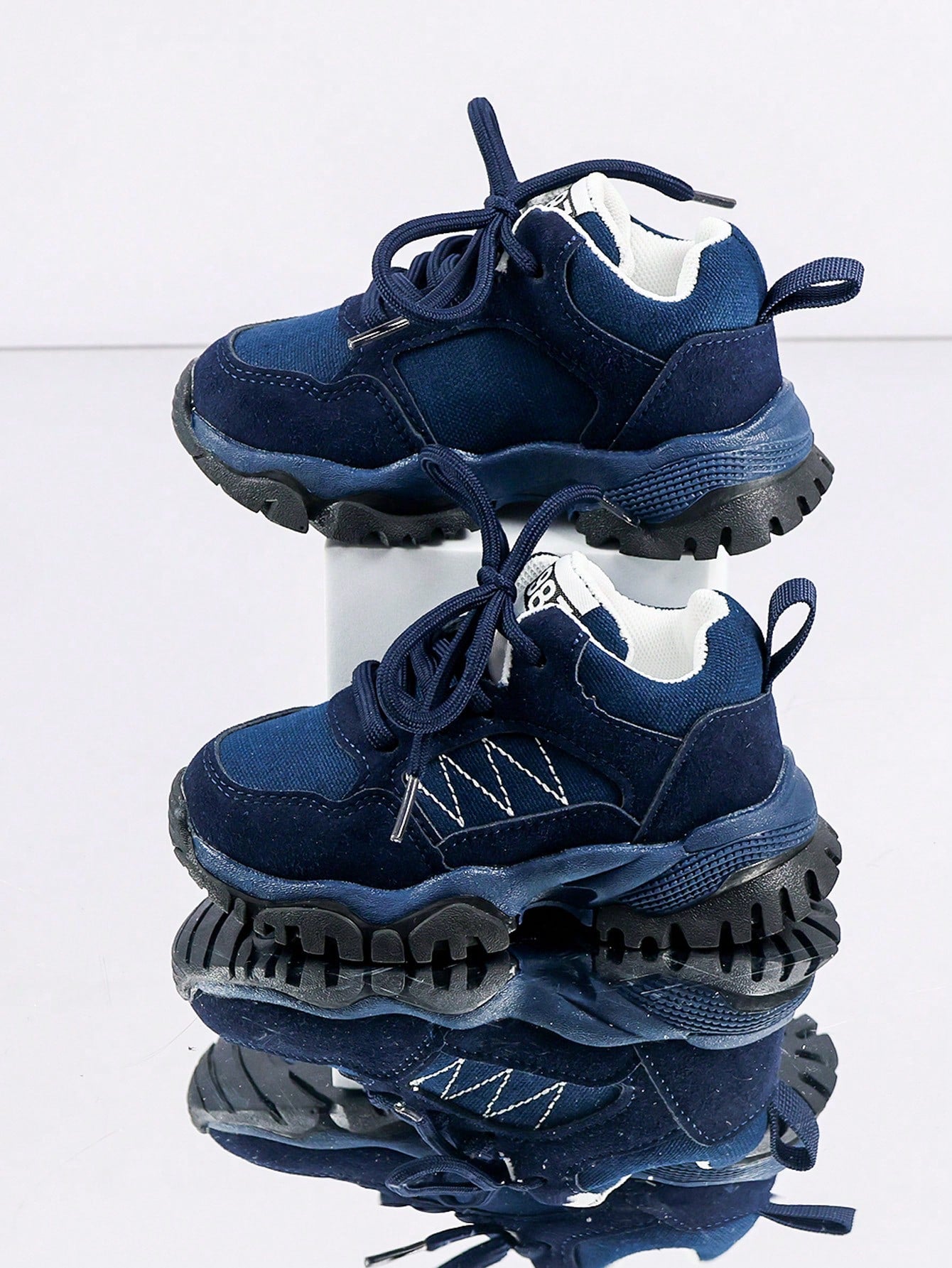 1 Pair Baby Sports Shoes Spring Autumn Fashion New Kids White Sneakers Soft Sole Anti-Slip Boys Casual Skate Shoes Infant Breathable Shoes Soft Upper Breathable Sports Shoes, Suitable For Boys And Gir