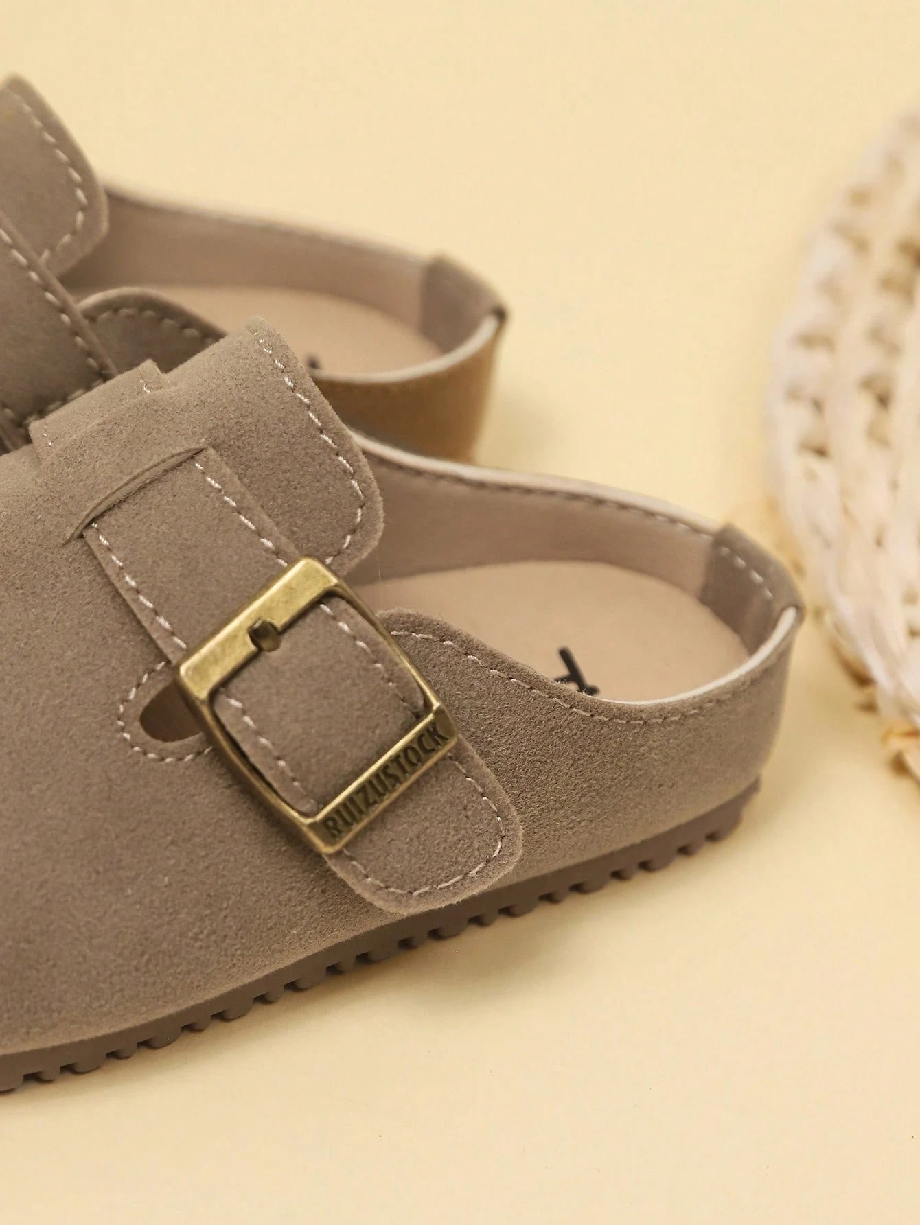 1 Pair Kids Anti-Slip Soft Sole Closed Toe Fashion Casual Flat Slippers Suitable For Spring And Summer Outdoor Wear