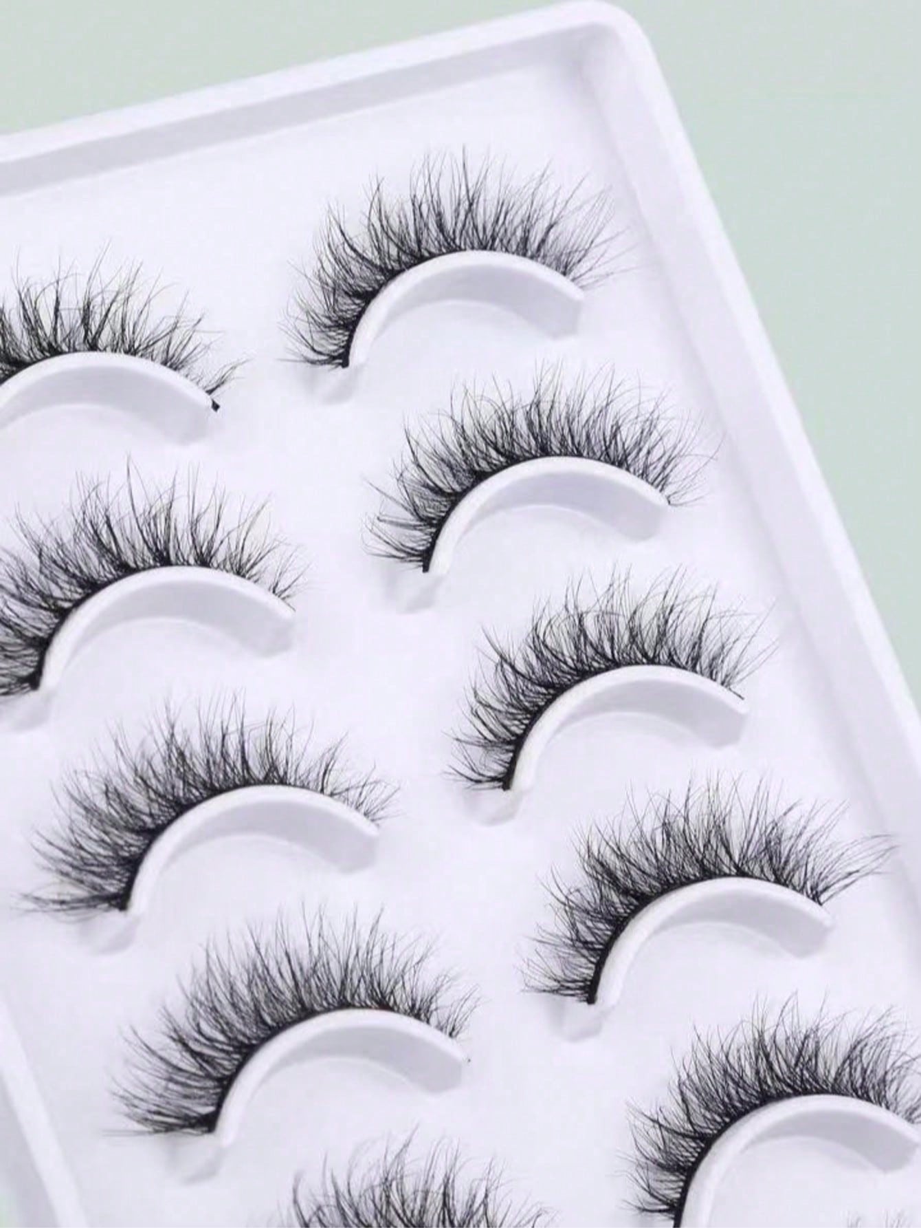 10 Pairs Crisscross Messy Eyelashes Full Strip Lashes That Elongate And Thicken The Outer Corners For A Foxy-Eye Lifting Effect.