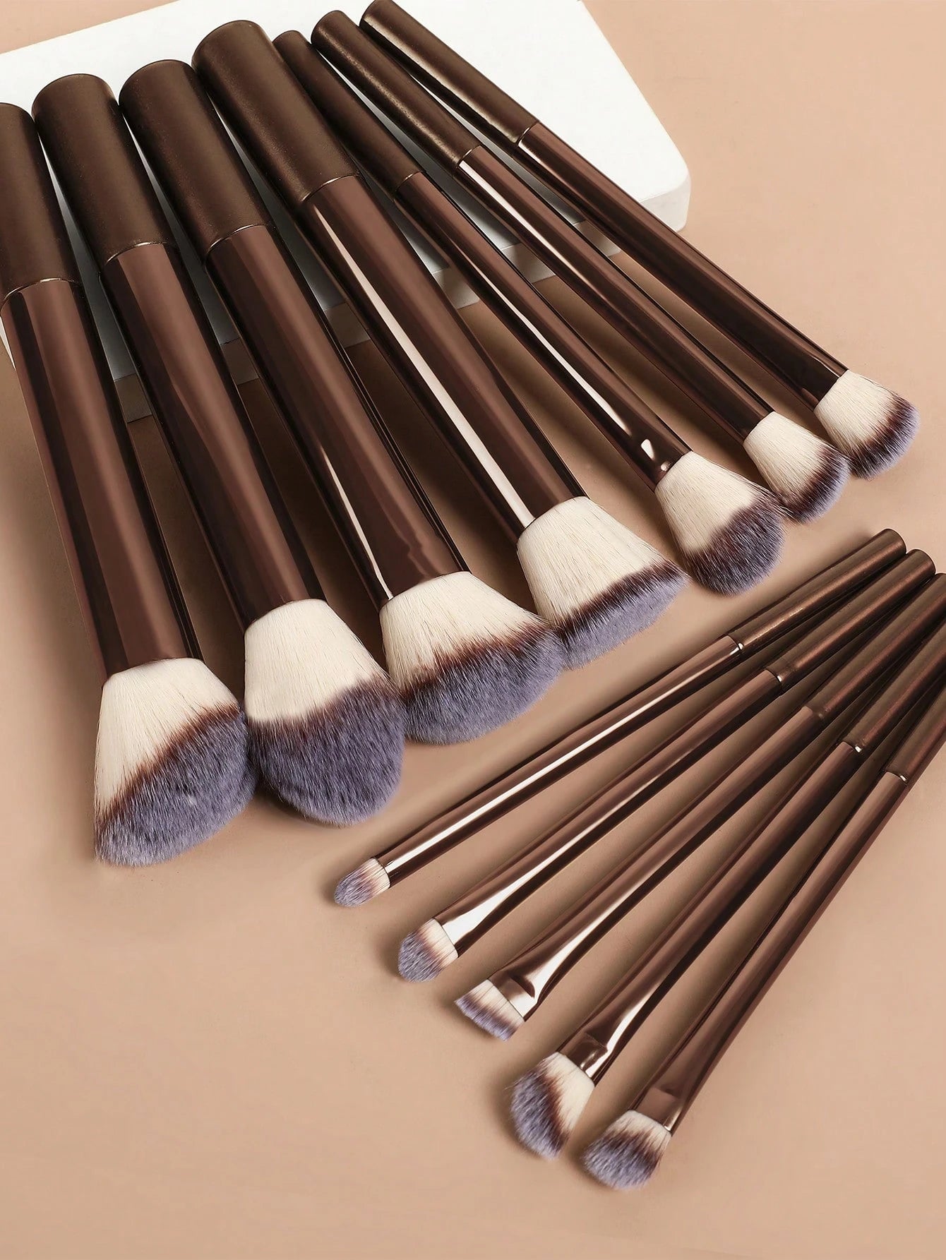 12pcs Professional Soft Hair Long Aluminum Tube Makeup Brush Set, Including Foundation Brush, Eyeshadow Brush, Eyebrow Brush, Blending Brush, Highlighter Brush, Concealer Brush, Suitable For Daily Use