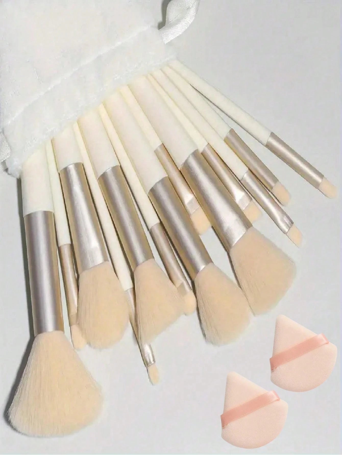 15pcs Makeup Brush Set, Includes 2pcs Apricot Triangle Powder Puffs, Soft And Fitting, Plus 13pcs Makeup Brush Set, Blush, Liquid Lipstick, Eyebrow Pencil, Lipstick, Concealer, Eyeshadow, Highlighter