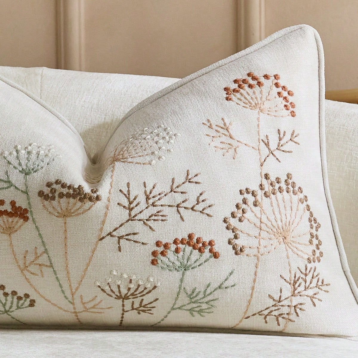 1pc 12x20 Inch Embroidered Throw Pillow Cover, Bohemian Style Decorative Cushion Cover With Zipper, Suitable For Living Room Sofa Bed, Floral & Bee Design, Beige