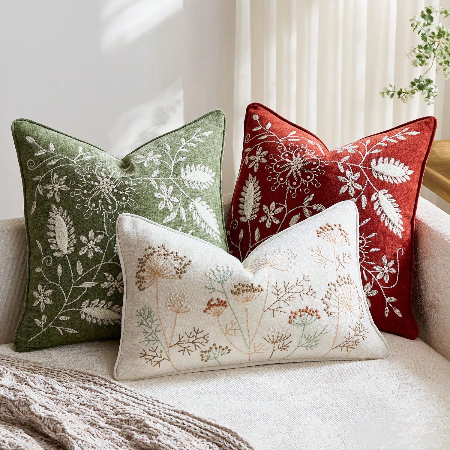 1pc 12x20 Inch Embroidered Throw Pillow Cover, Bohemian Style Decorative Cushion Cover With Zipper, Suitable For Living Room Sofa Bed, Floral & Bee Design, Beige