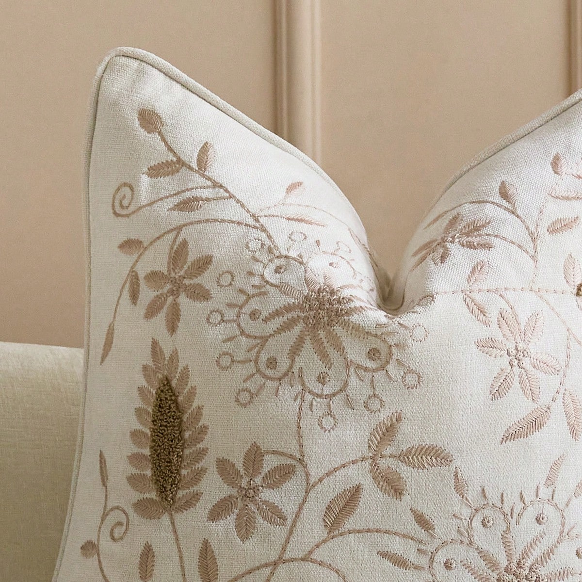 1pc 12x20 Inch Embroidered Throw Pillow Cover, Bohemian Style Decorative Cushion Cover With Zipper, Suitable For Living Room Sofa Bed, Floral & Bee Design, Beige