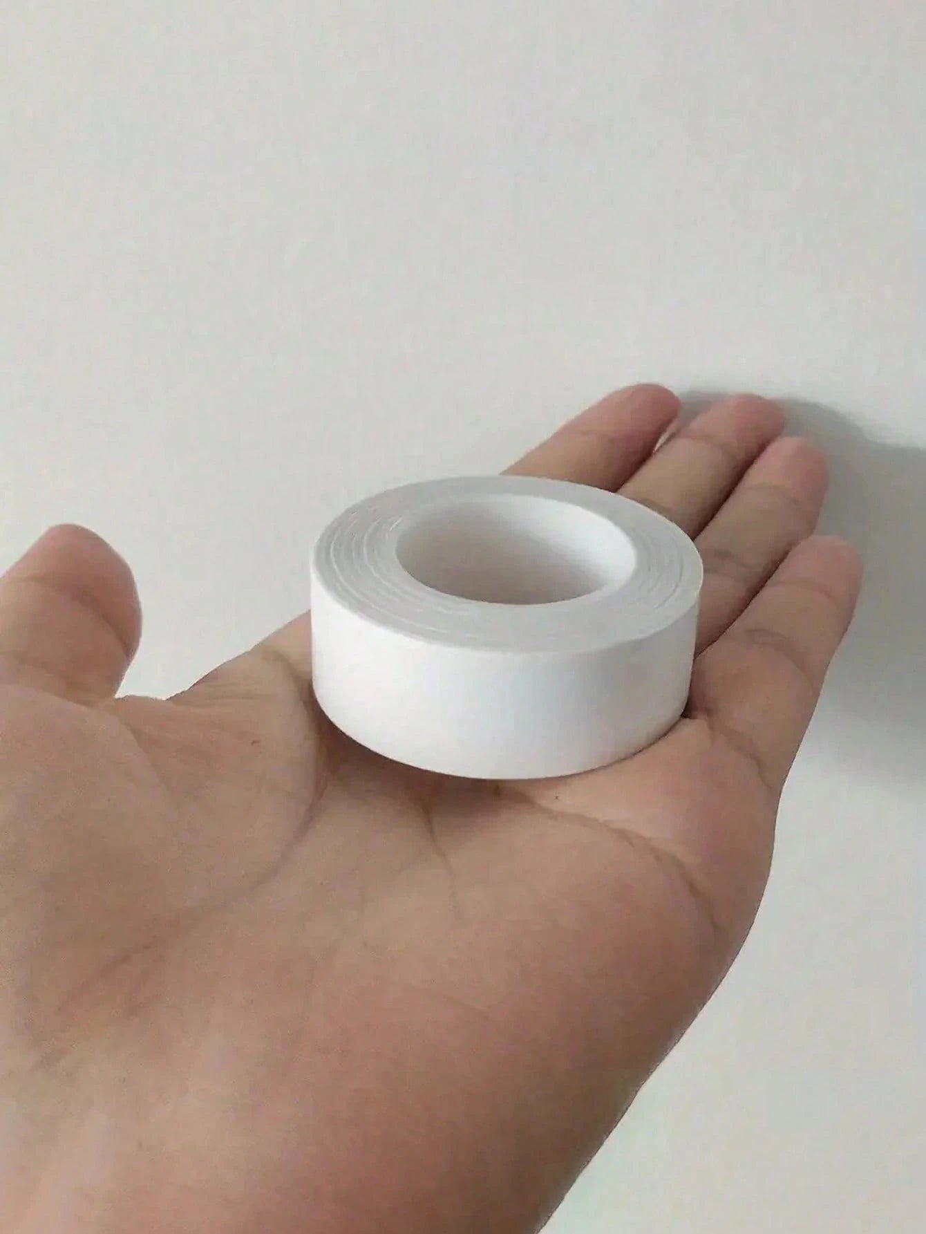 1pc 5m Double-Sided Non-Slip Tape Cutter, Concealed Double-Sided Adhesive Tape For Women Clothing & Body, High Strength Invisible Transparent Tape For Collars, Blouses, Dresses