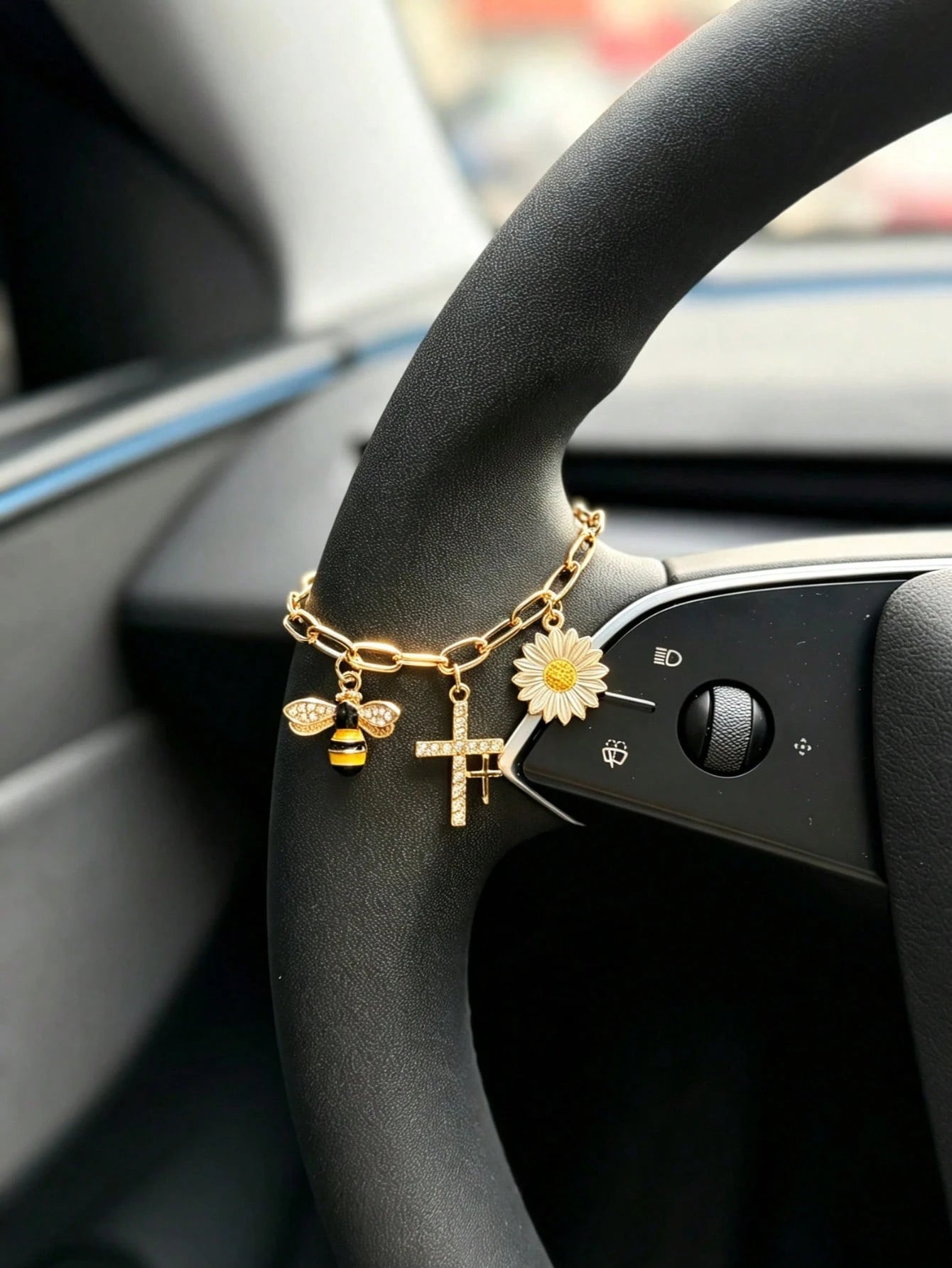 1pc Bee Ladybug Daisy Cross Car Steering Wheel Decoration, Car Hanging Ornament