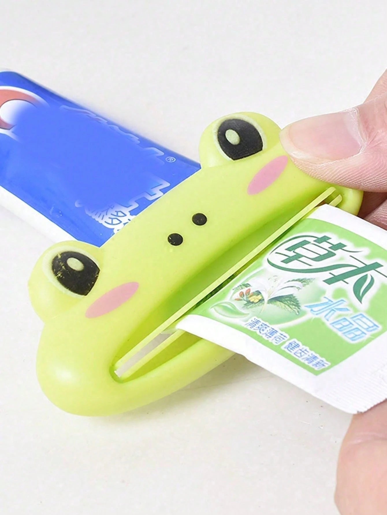 1pc Cartoon Toothpaste Squeezer, Multi-Functional Makeup Tool