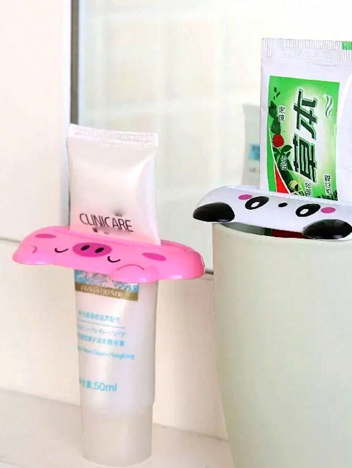 1pc Cartoon Toothpaste Squeezer, Multi-Functional Makeup Tool