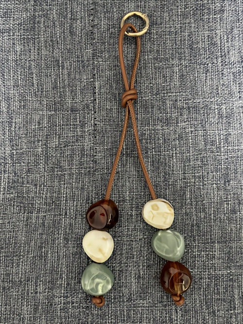 1pc Colorful Beaded Keychain, Suitable For Women's Bags- Metal Key Ring With Resin Beads, Vibrant Green, Blue, Orange And White Design, Durable And Fashionable, Can Be Used As Key, Wallet And Handbag