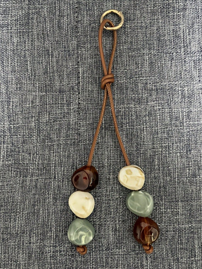 1pc Colorful Beaded Keychain, Suitable For Women's Bags- Metal Key Ring With Resin Beads, Vibrant Green, Blue, Orange And White Design, Durable And Fashionable, Can Be Used As Key, Wallet And Handbag