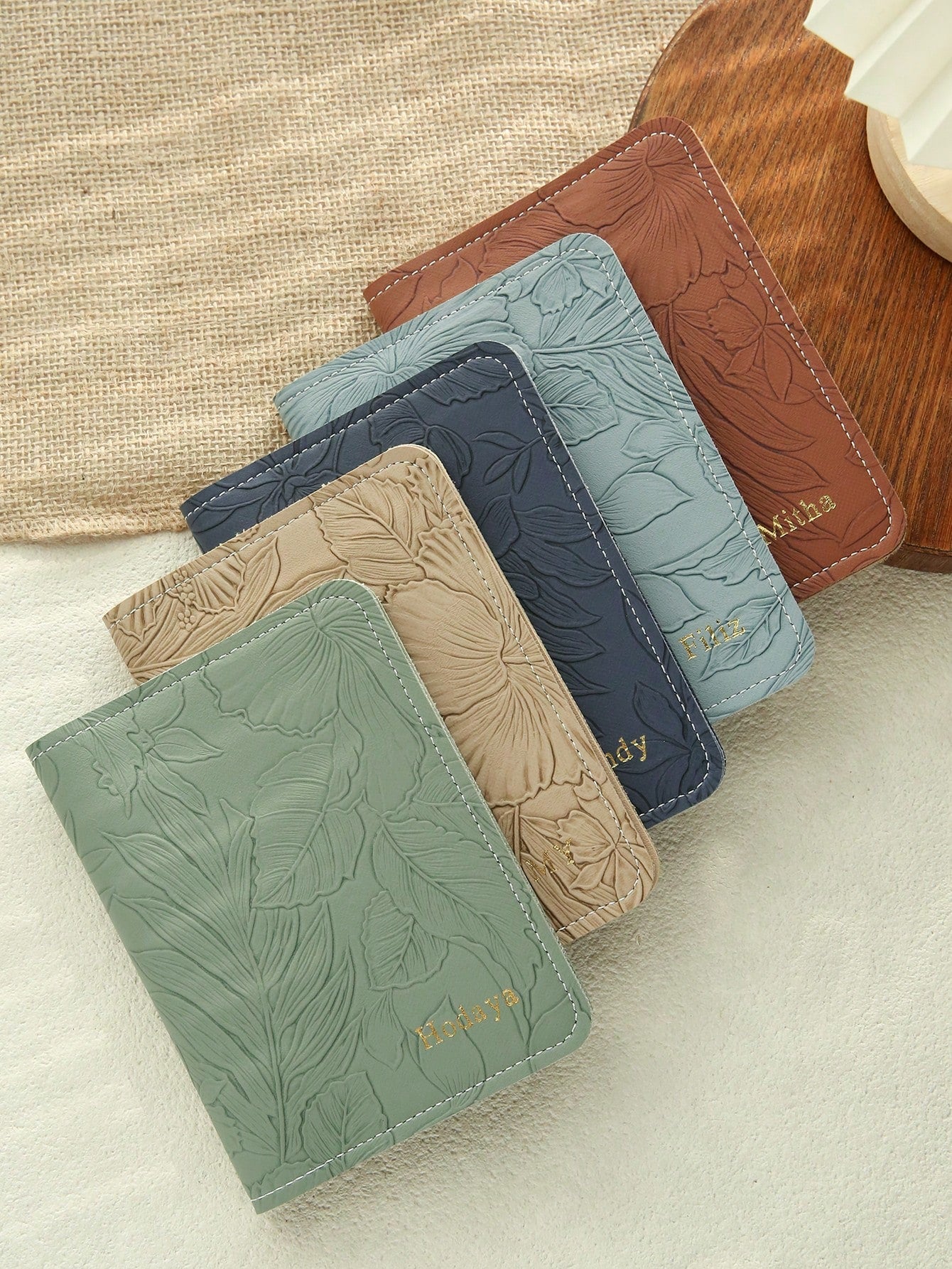 1pc Customized Name Passport Holder, Gold Letter Name Engraved Floral Pattern Vegan Leather Passport Cover, Handmade Elegant Birthday Bridesmaid Gift For Friends