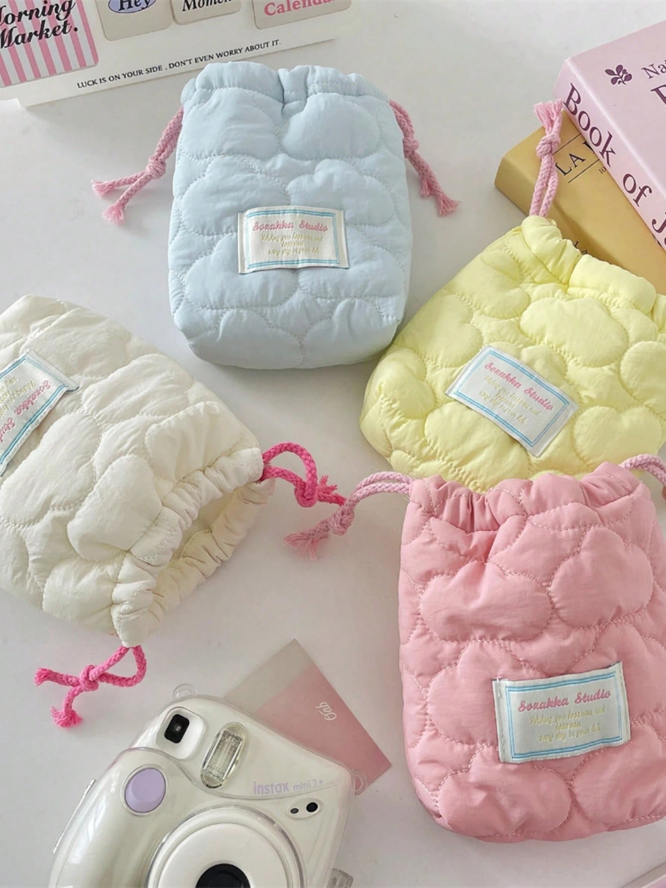 1pc Cute Quilted Camera Bag, CCD Storage Bag, Camera Bag, Soft Material, Anti-Drop & Dust-Proof, Small Pouch, Suitable For Black Card Camera Storage, Minimalist & Portable, Anti-Drop & Scratch-Resista