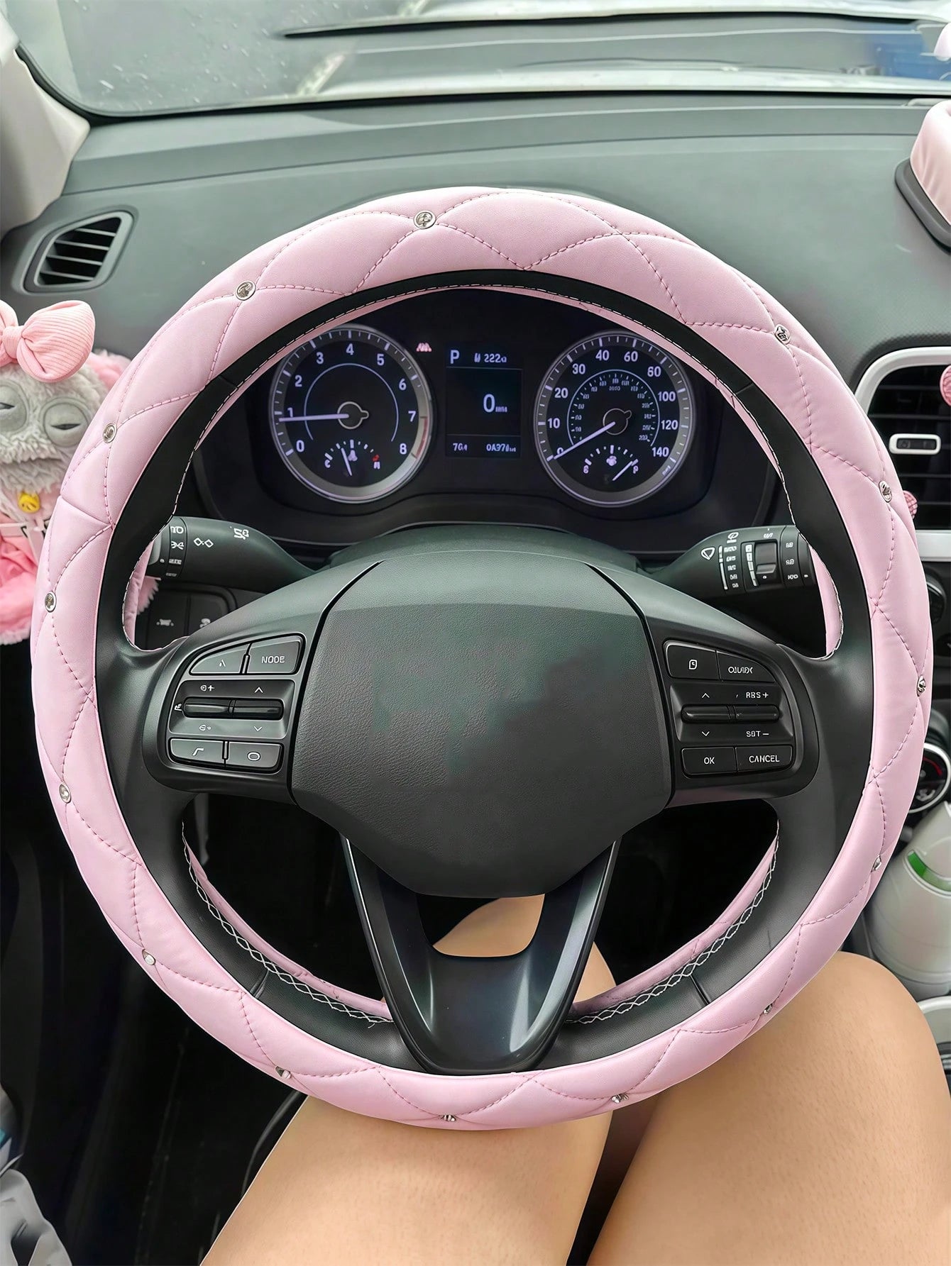1pc Diamond Leather Shiny Universal Car Steering Wheel Cover 15 Inch- Black & White