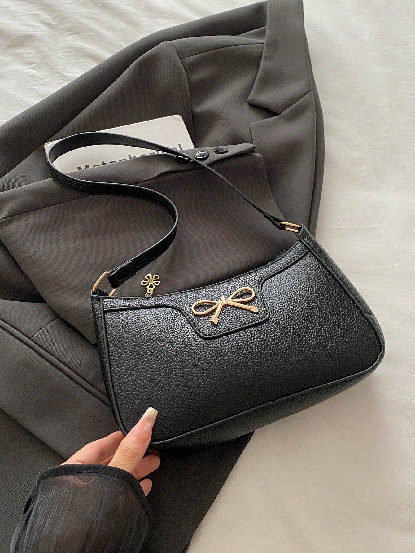 1pc Elegant Women's Crescent Shaped Shoulder Bag, Casual Fashion Artificial Leather Underarm Bag, Polyester Lining, Solid Color Zipper Handbag, Suitable For Various Occasions