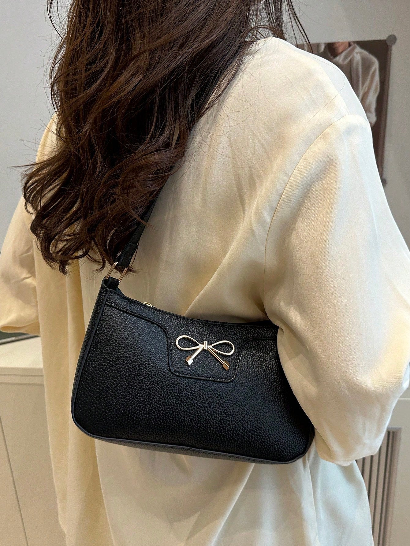 1pc Elegant Women's Crescent Shaped Shoulder Bag, Casual Fashion Artificial Leather Underarm Bag, Polyester Lining, Solid Color Zipper Handbag, Suitable For Various Occasions