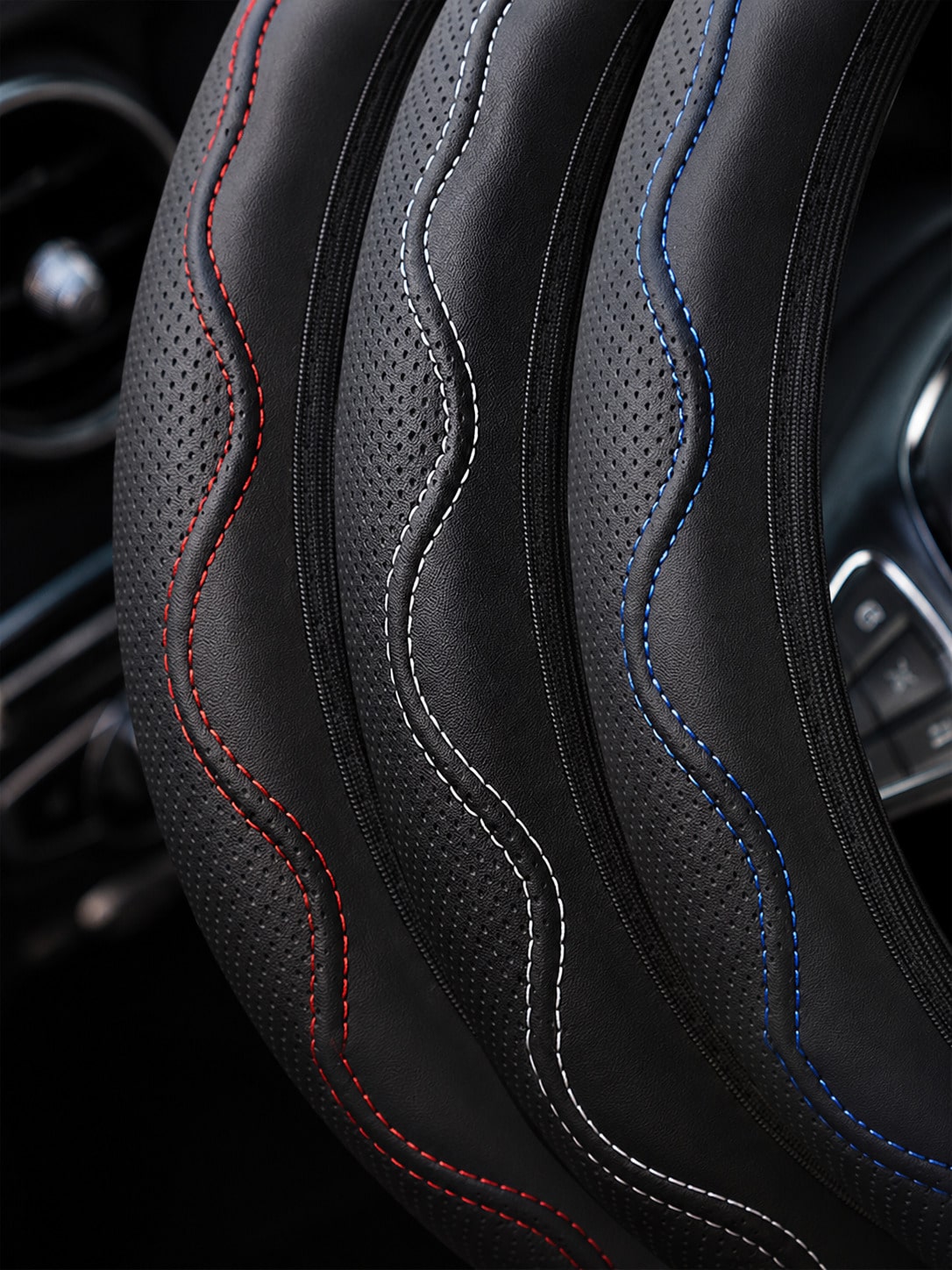 1Pc Embossed PU Car Steering Wheel Cover, Breathable Perforated Auto Steering Wrap, Universal Non-Slip PU Steering Protector For Most Vehicles Car Interior Accessory