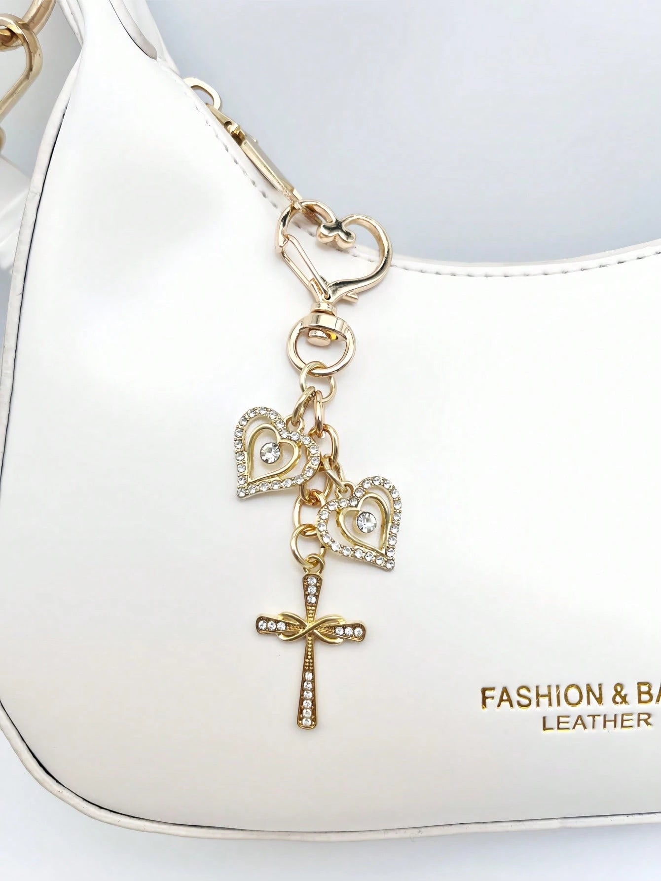 1pc Fashionable & Elegant Crystal Cross Heart Shaped Keychain, Women Bag Charm, Handbag Decor, Key Chain Accessory, Shoulder Bag Decoration, Room Decor, Graceful Crystal Heart Delicate Gift, Keyring A