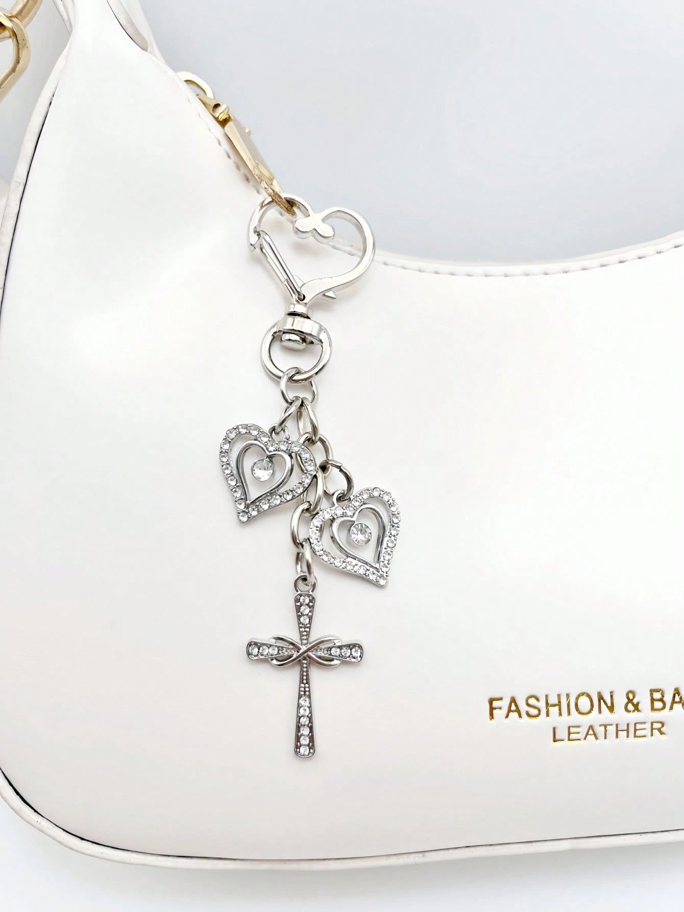 1pc Fashionable & Elegant Crystal Cross Heart Shaped Keychain, Women Bag Charm, Handbag Decor, Key Chain Accessory, Shoulder Bag Decoration, Room Decor, Graceful Crystal Heart Delicate Gift, Keyring A