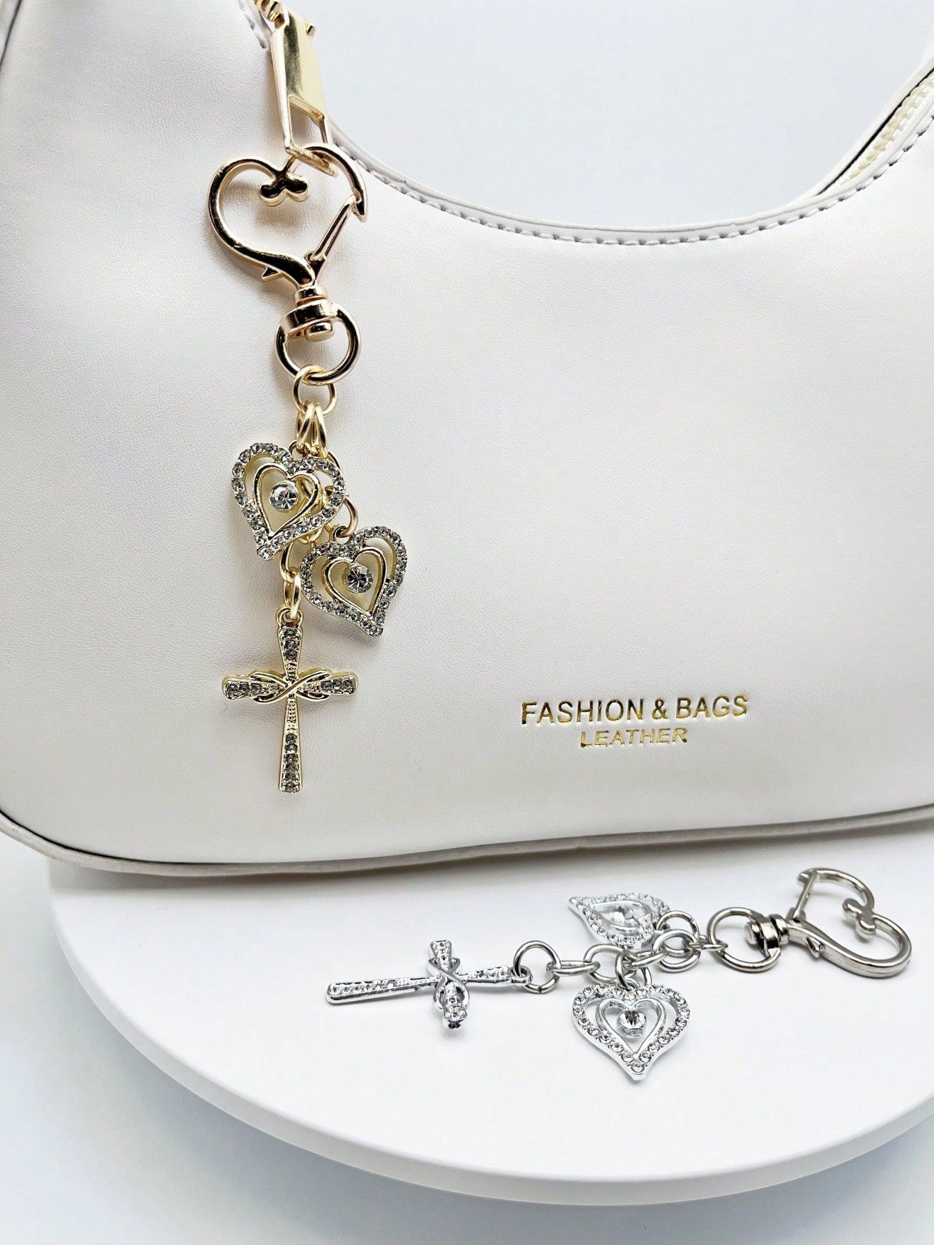 1pc Fashionable & Elegant Crystal Cross Heart Shaped Keychain, Women Bag Charm, Handbag Decor, Key Chain Accessory, Shoulder Bag Decoration, Room Decor, Graceful Crystal Heart Delicate Gift, Keyring A