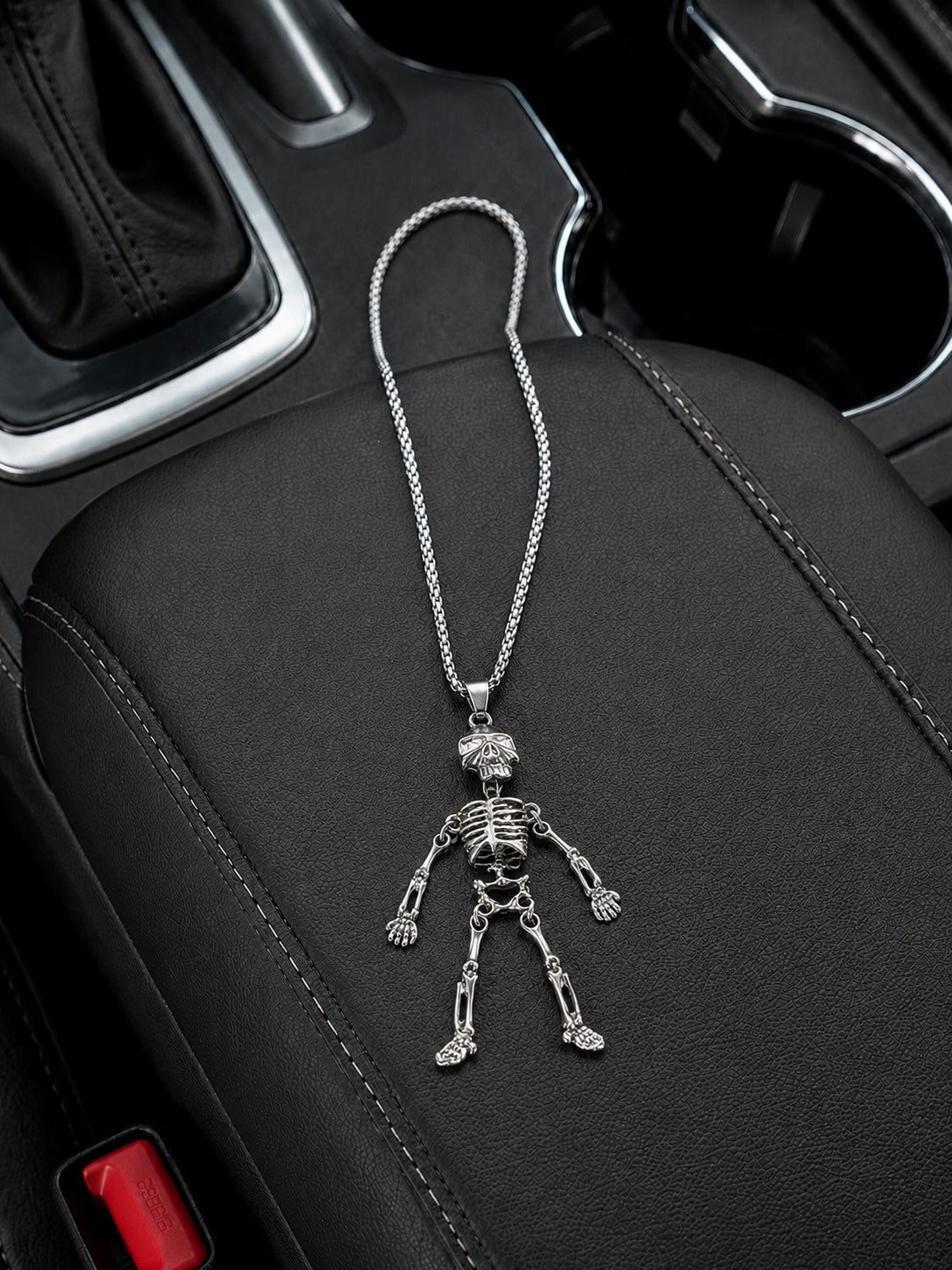 1pc Hip-Hop Style Joint Skeleton Car Rearview Mirror Hanging Ornament, Box Chain Decoration, Fashion Car Interior Accessory, Dual-Use Car Interior Styling And Daily Wear Jewelry Decorative Accessory