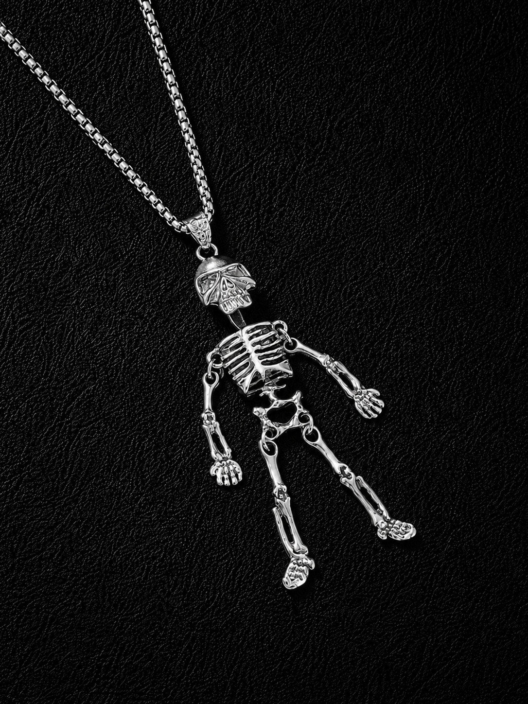 1pc Hip-Hop Style Joint Skeleton Car Rearview Mirror Hanging Ornament, Box Chain Decoration, Fashion Car Interior Accessory, Dual-Use Car Interior Styling And Daily Wear Jewelry Decorative Accessory