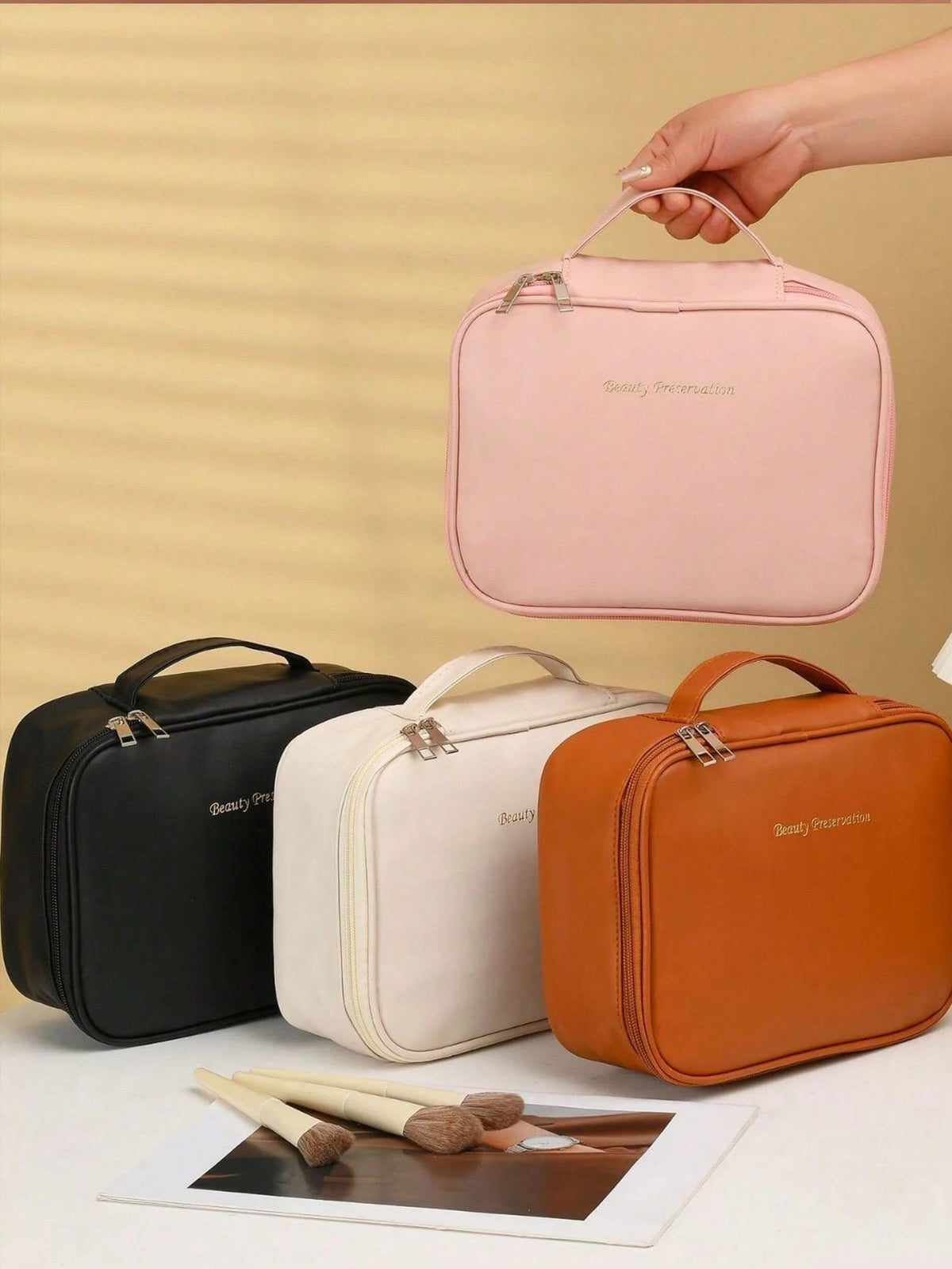 1pc Holiday Travel Makeup Bag, Multi-Functional Makeup Bag, Women's Waterproof Toiletry Bag, Large Capacity Storage Bag, Suitable For Lipstick, Eyebrow Pencil, Makeup Brush, Perfume, Travel Essential