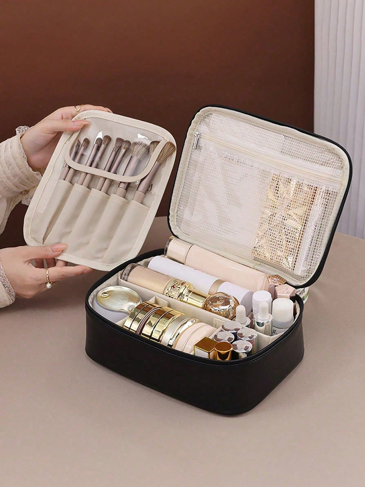 1pc Holiday Travel Makeup Bag, Multi-Functional Makeup Bag, Women's Waterproof Toiletry Bag, Large Capacity Storage Bag, Suitable For Lipstick, Eyebrow Pencil, Makeup Brush, Perfume, Travel Essential
