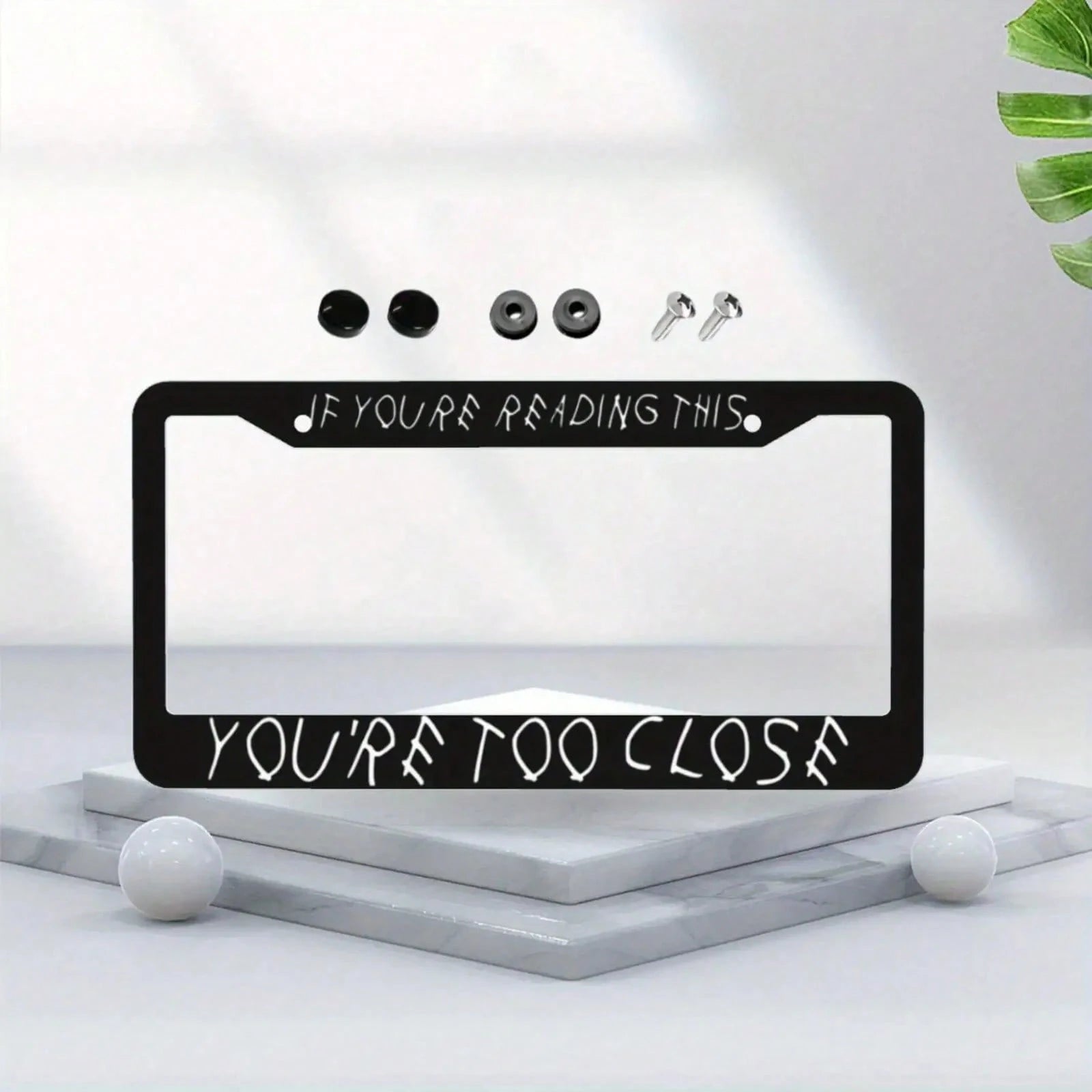1pc Humorous License Plate Frame With "IF YOU'RE READING THIS YOU'RE TOO CLOSE" Message- Durable Aluminum Fit For US Vehicles, Black Background Car Accessory- Funny Gift For Family & Friends, Bold T