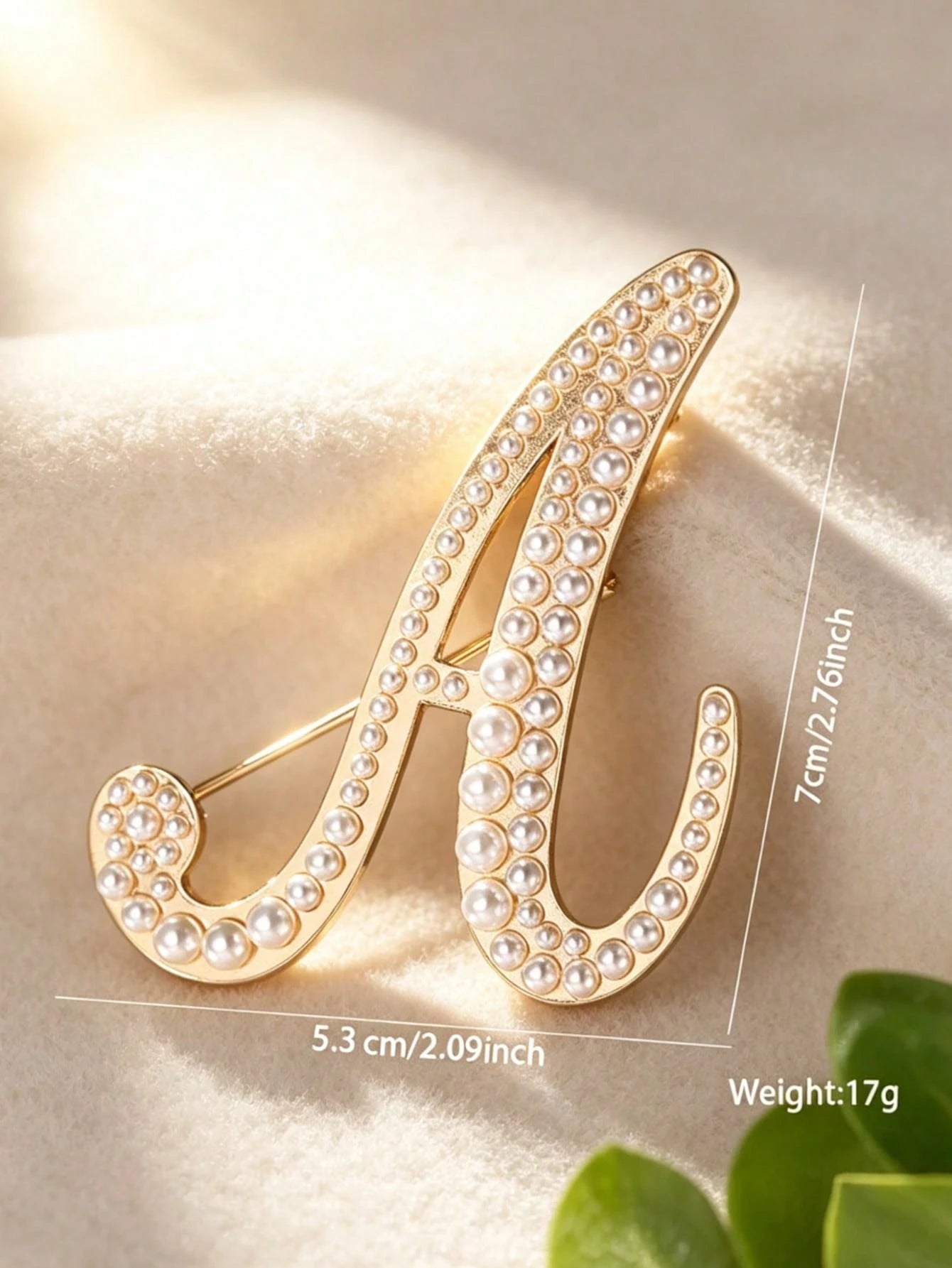 1pc Minimalist Elegant Pearl Letter Brooch, Suitable For Accessorizing Sweaters, Coats, Suits In Autumn/Winter, Can Decorate Shirt Collars, Bags, Scarves, Hats, Hair Accessories, Suitable For Office
