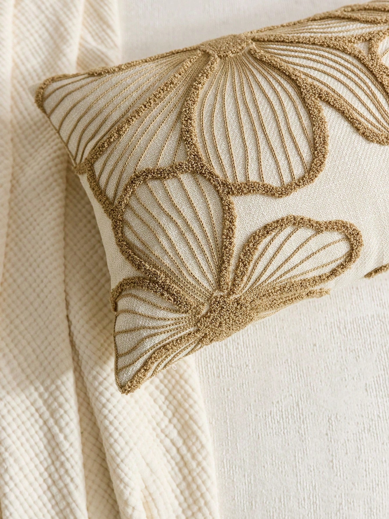 1pc Modern Minimalist Beige Floral Embroidered Throw Pillow Cover, Spring/Summer Floral Cushion Cover, Suitable For Indoor Decor, All Season Pillow Cover, Pillow Insert Not Included