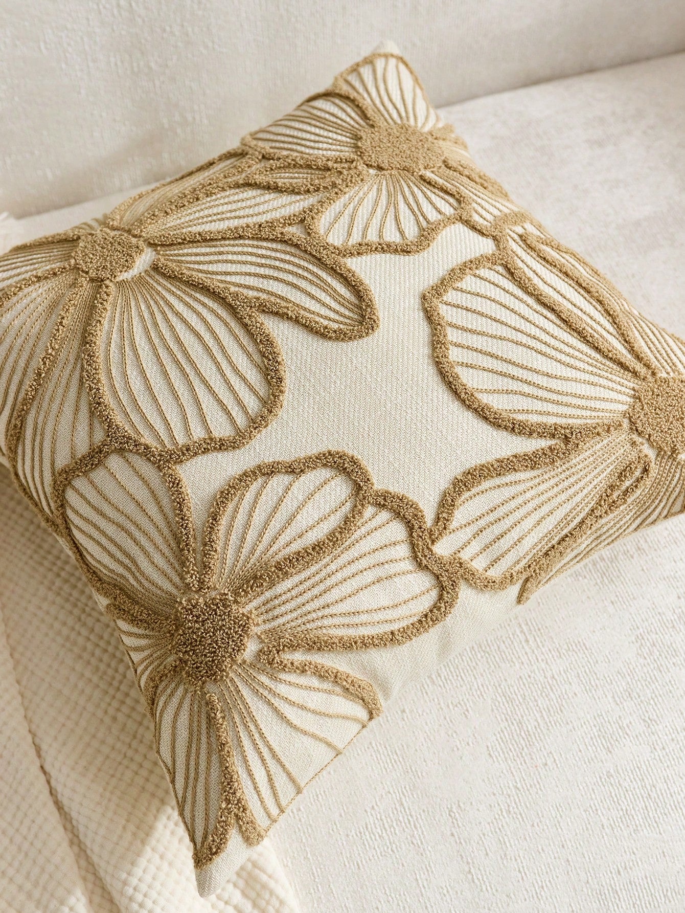 1pc Modern Minimalist Beige Floral Embroidered Throw Pillow Cover, Spring/Summer Floral Cushion Cover, Suitable For Indoor Decor, All Season Pillow Cover, Pillow Insert Not Included