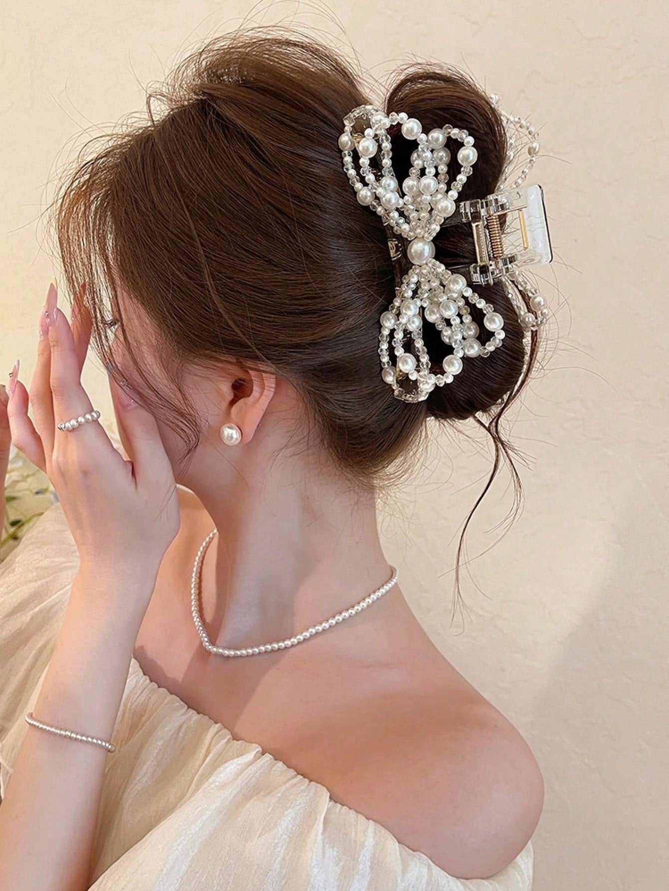 1pc New Elegant Faux Pearl Ribbon Hair Clip For Women, Can Be Fixed At The Back Of The Head. Chic Design Hair Clip, Hair Accessory, Holiday, Party