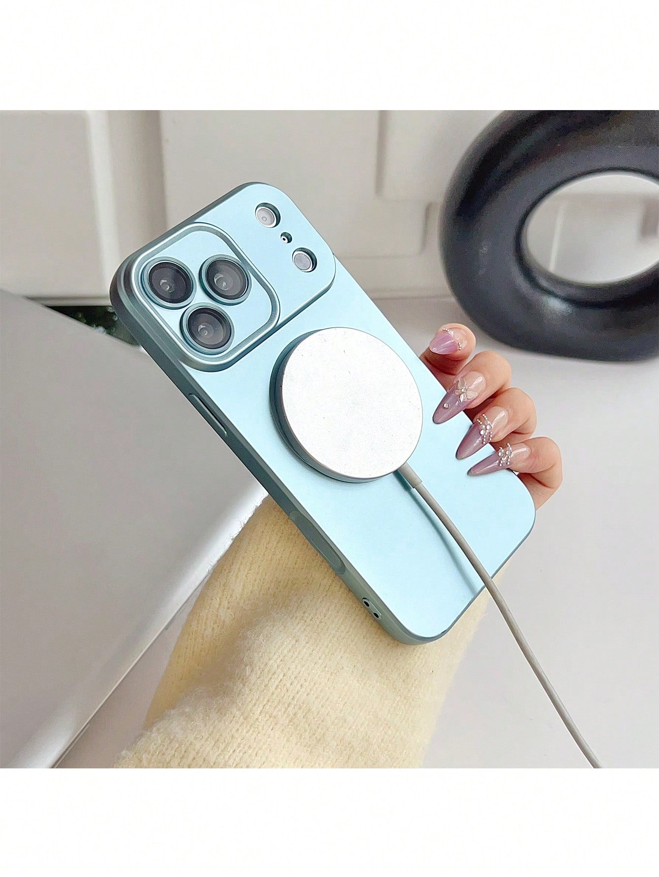 1pc New Korean Ins Style Blue Magnetic Wireless Charging Compatible Phone Case, Minimalist Premium Design Compatible With Apple 17PM, Fashionable Compatible With Apple 16, Unique Compatible With Apple