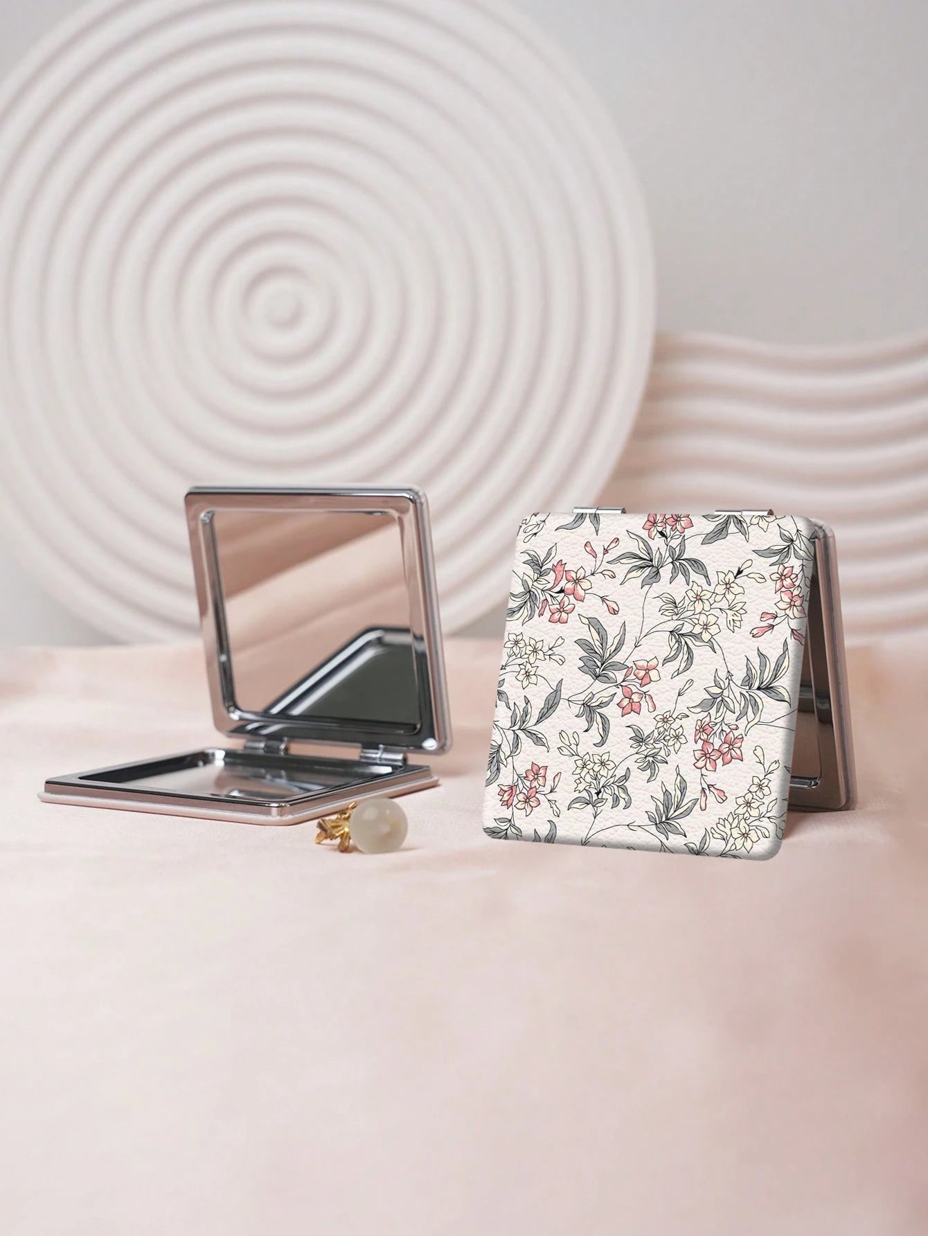 1PC Oil Painting Pastoral Series Portable Makeup Mirror, Foldable Lightweight Ultra-Thin Convenient Durable PU Leather, Suitable For Various Occasions Travel Party Work School, Fit For All Age Groups